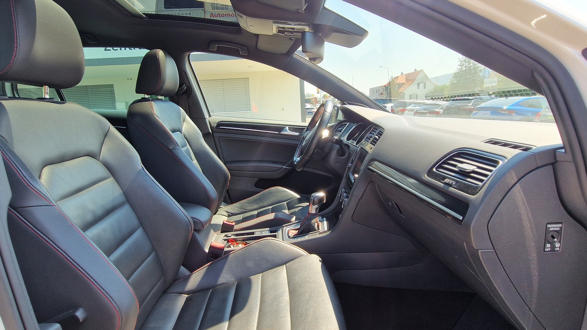 VW Golf 2.0 TSI GTI Performance DSG-image-8