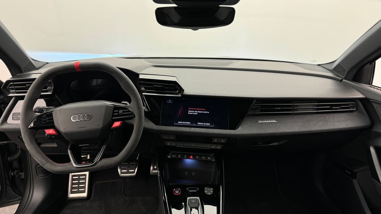 AUDI RS3 Limousine 2.5 TSI quattro S-tronic-image-5