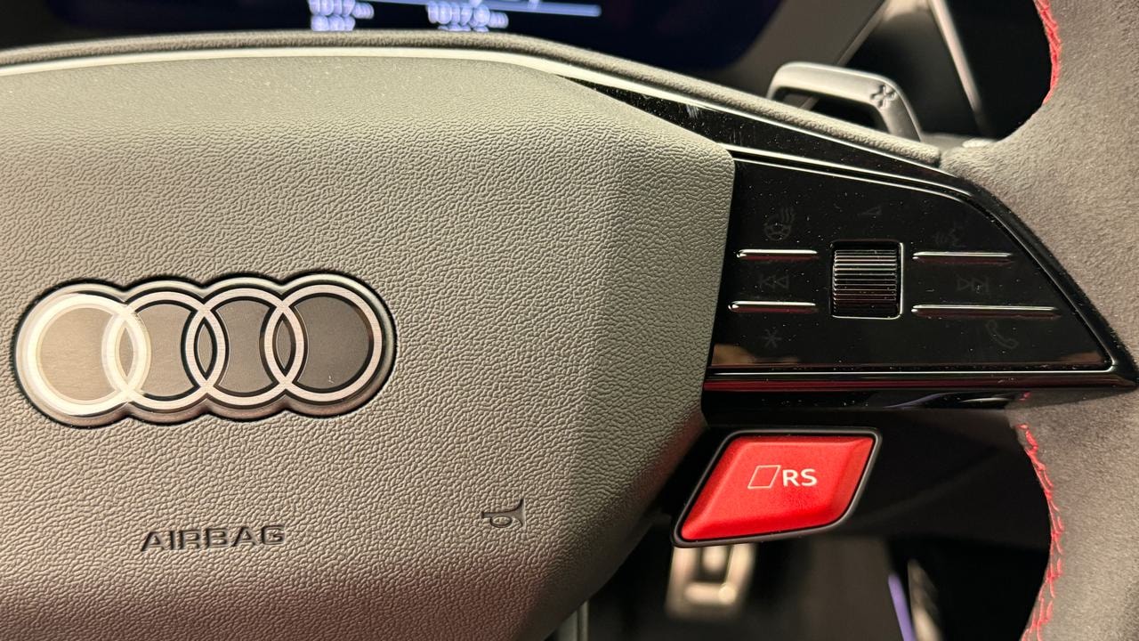 AUDI RS3 Limousine 2.5 TSI quattro S-tronic-image-9