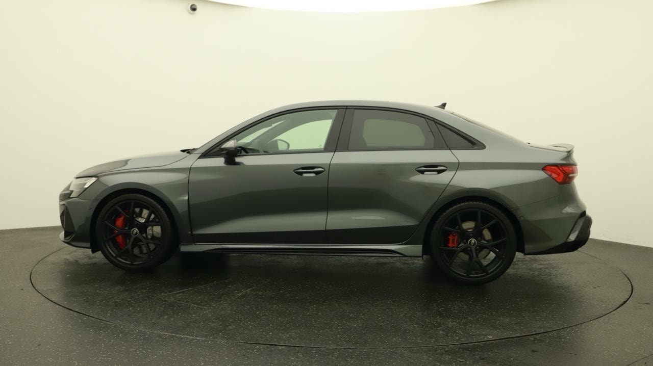 AUDI RS3 Limousine 2.5 TSI quattro S-tronic-image-1