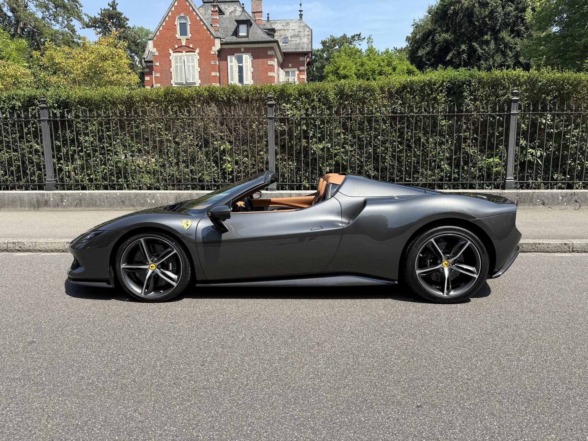 FERRARI 296 GTS-image-2