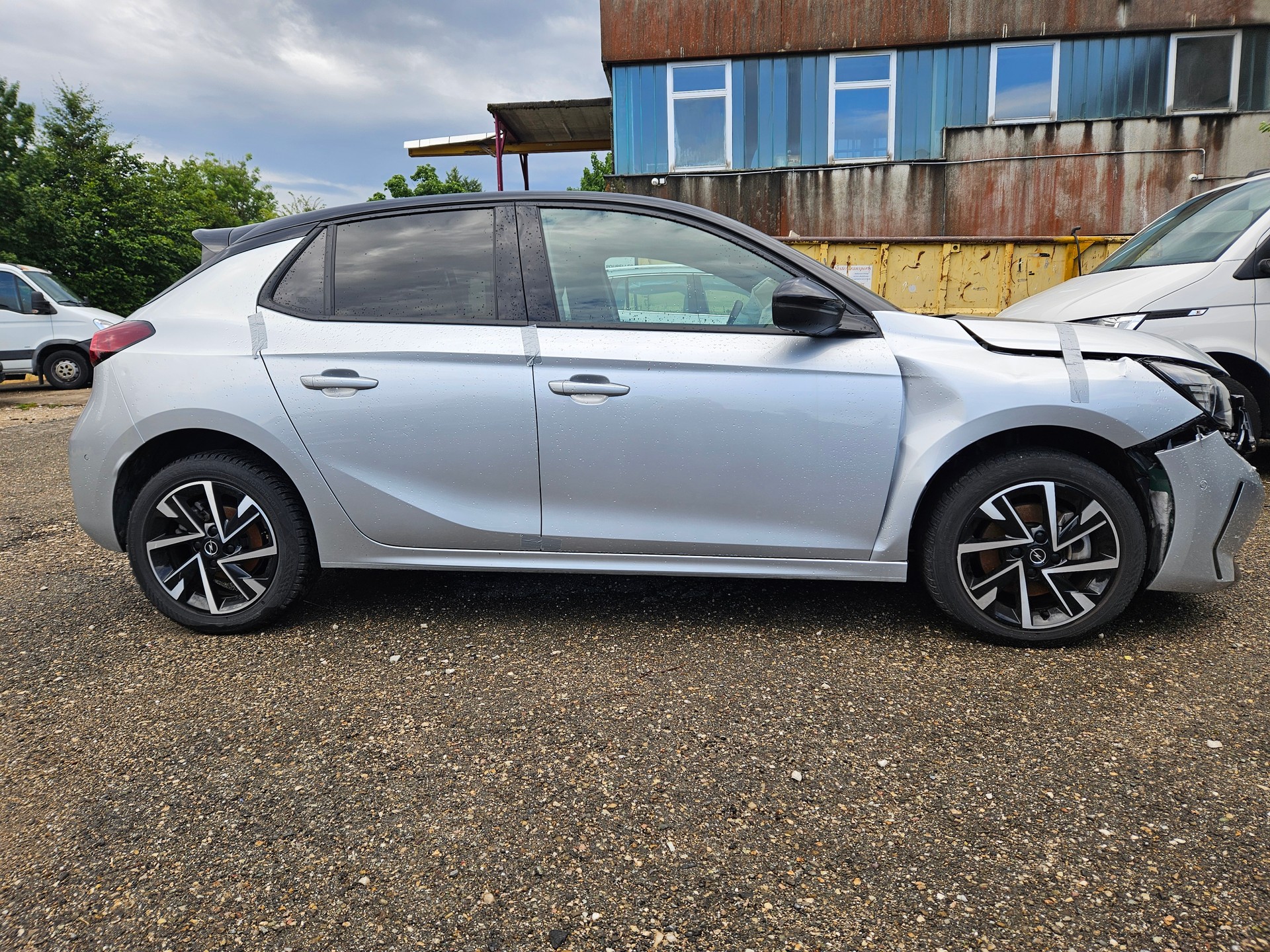 OPEL Corsa 1.2 MHEV GS Celebration BESCHADIGT ENDOMMAGE