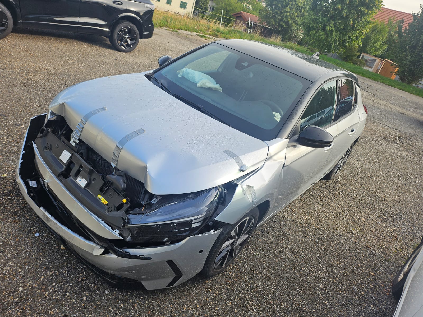 OPEL Corsa 1.2 MHEV GS Celebration BESCHADIGT ENDOMMAGE-image-12