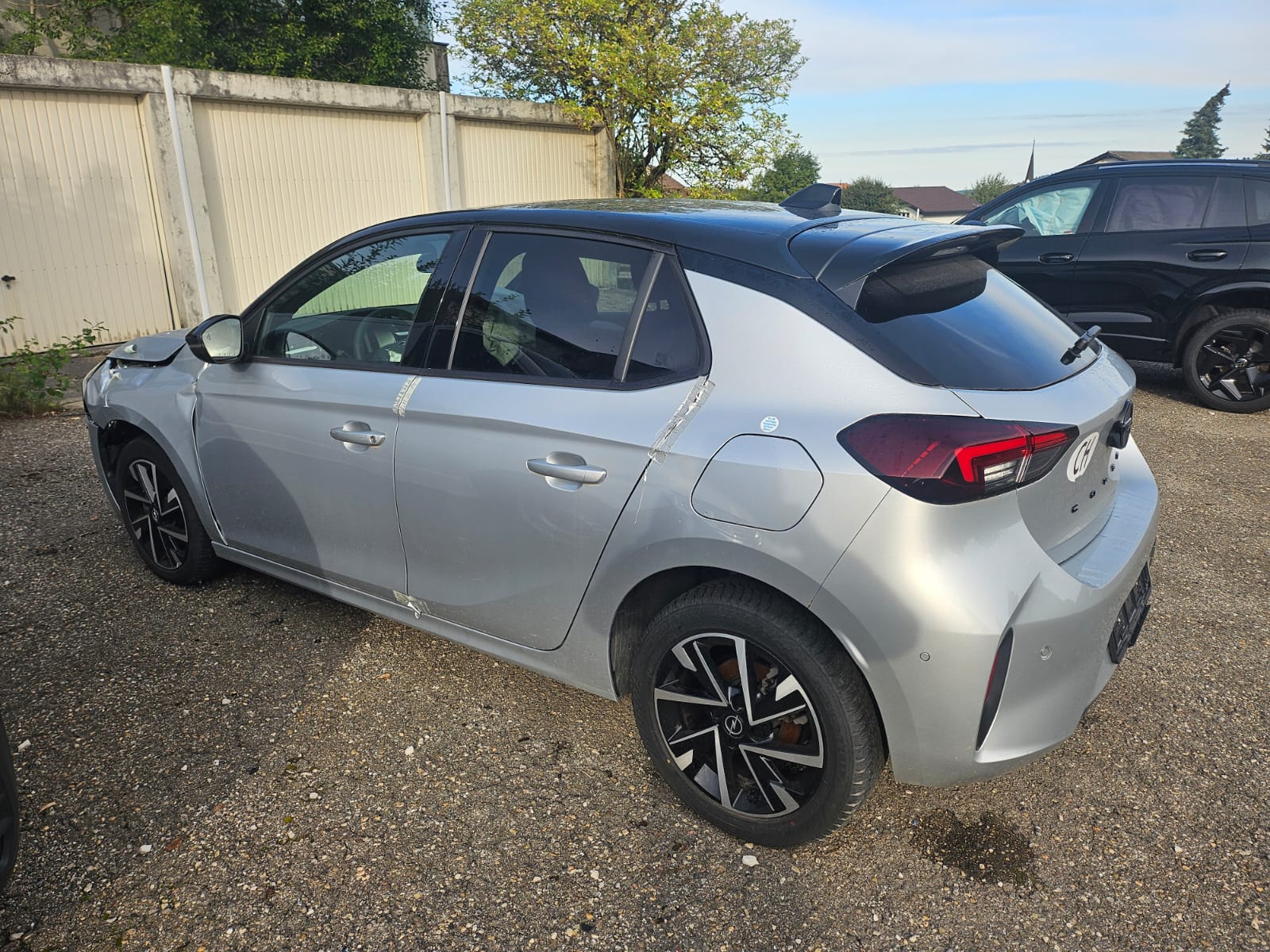 OPEL Corsa 1.2 MHEV GS Celebration BESCHADIGT ENDOMMAGE-image-9