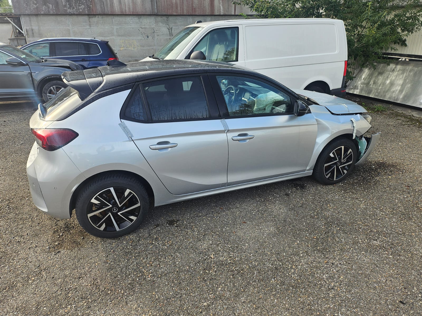 OPEL Corsa 1.2 MHEV GS Celebration BESCHADIGT ENDOMMAGE-image-5