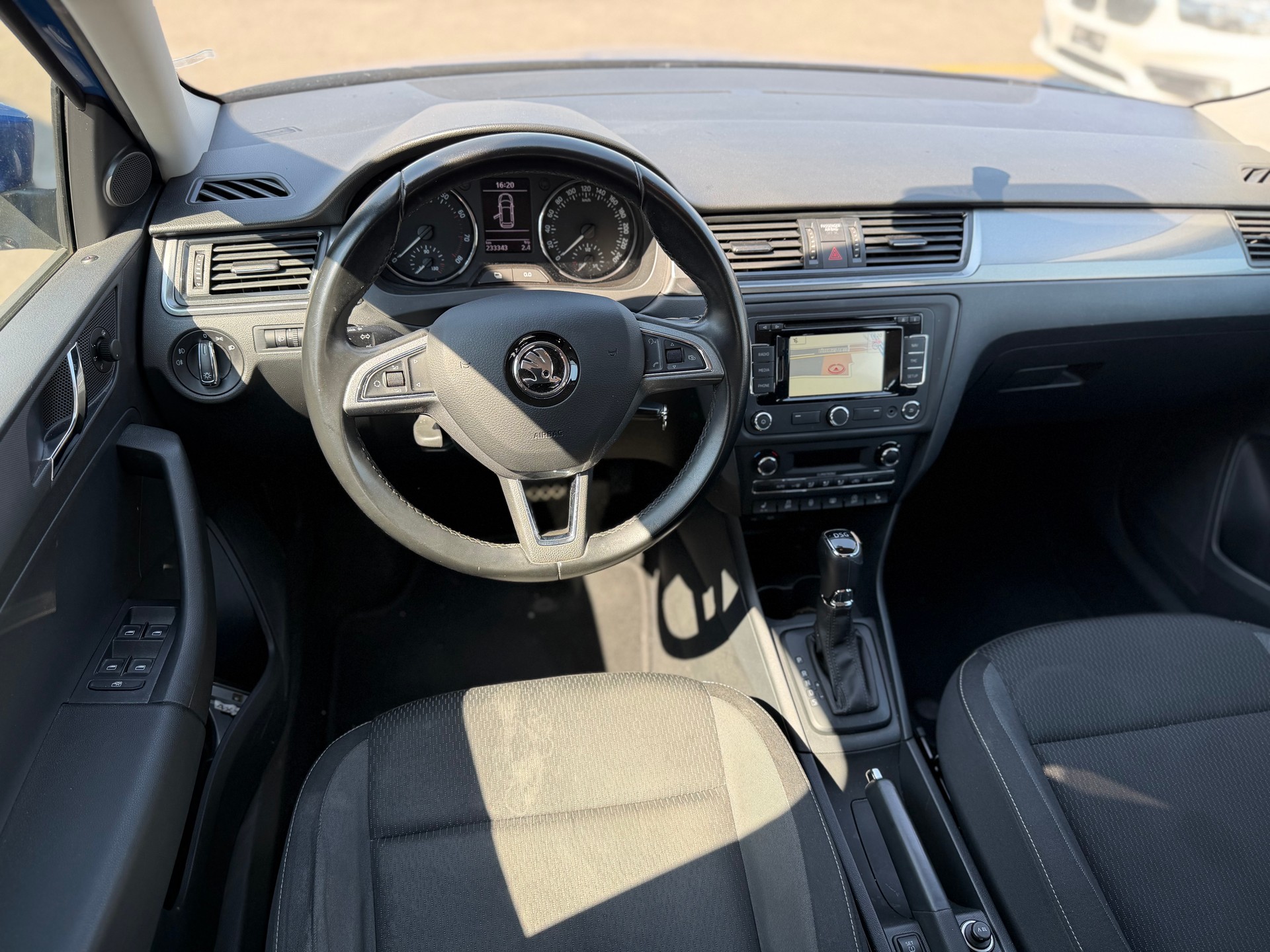 SKODA Rapid Spaceback 1.4 TSI Ambition DSG-image-7
