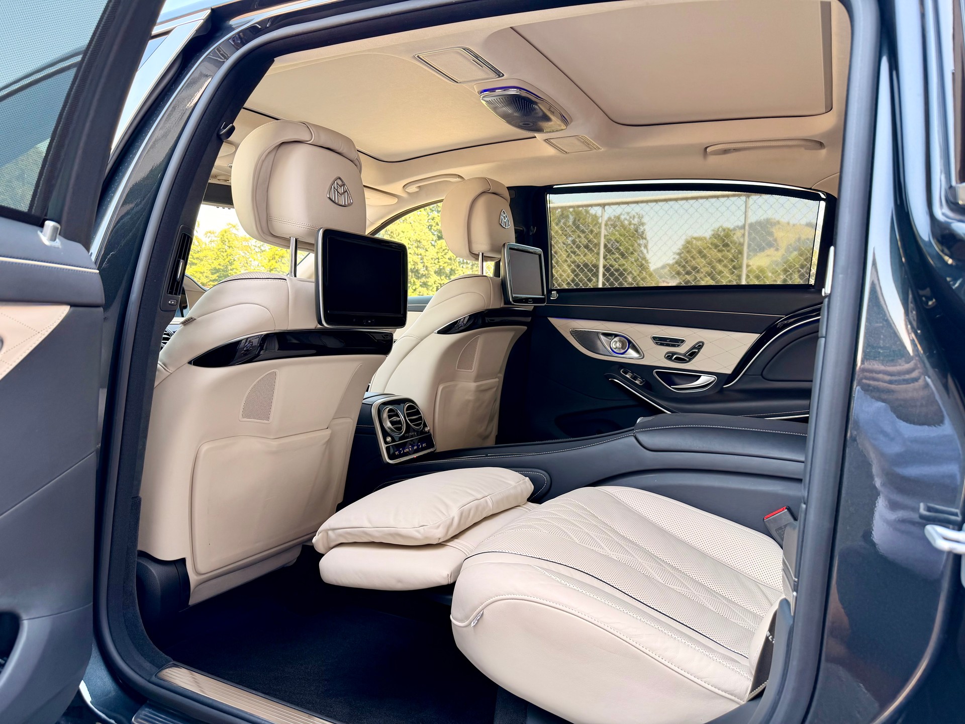 MERCEDES-BENZ S 600 Maybach 7G-Tronic-image-22