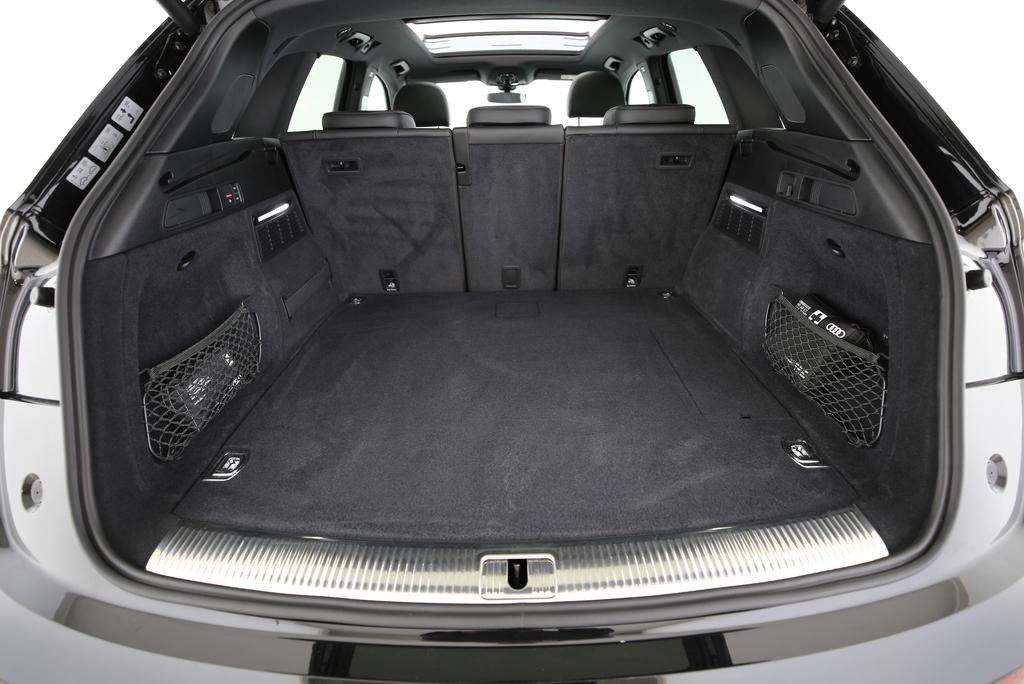 AUDI Q5 2.0 55 TFSI e Sport qu. S-T-image-9