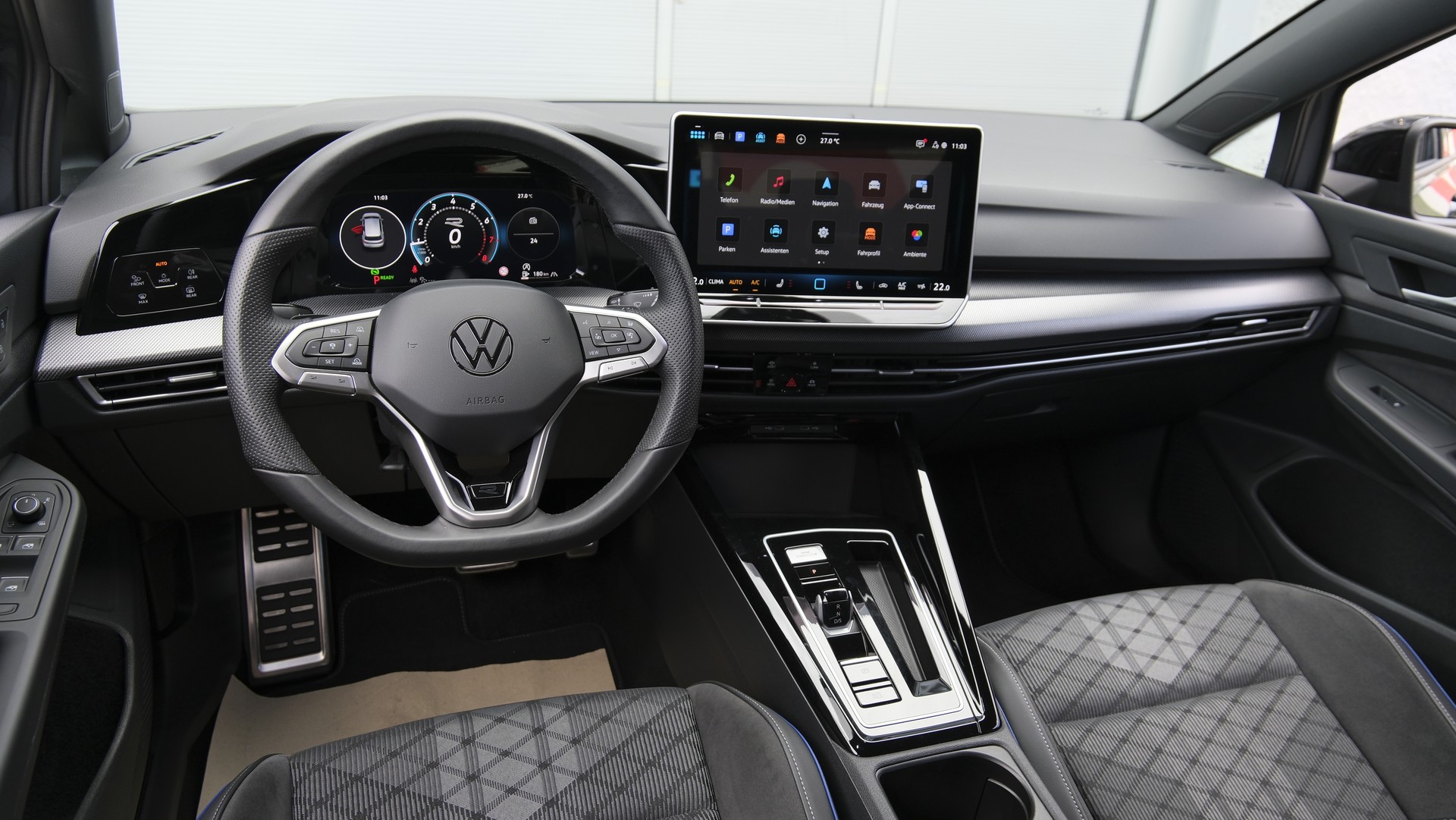 VW Golf 1.5 e TSI mHEV R-Line DSG * Black Style *-image-14