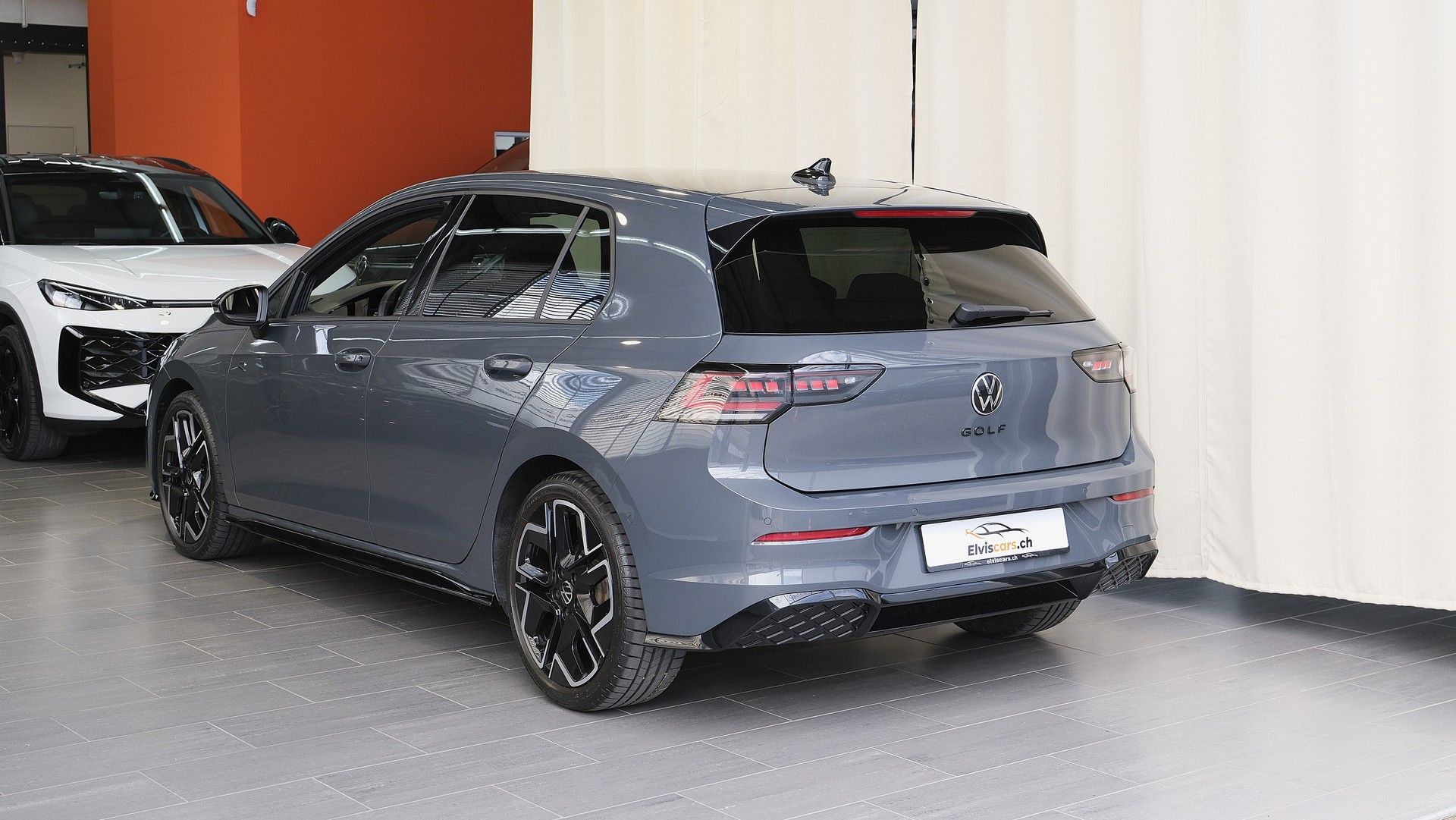 VW Golf 1.5 e TSI mHEV R-Line DSG * Black Style *-image-9