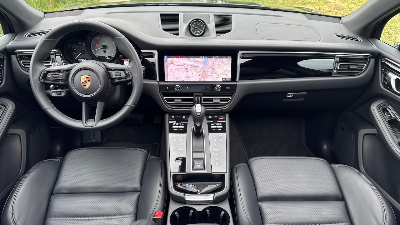 PORSCHE Macan S PDK-image-16
