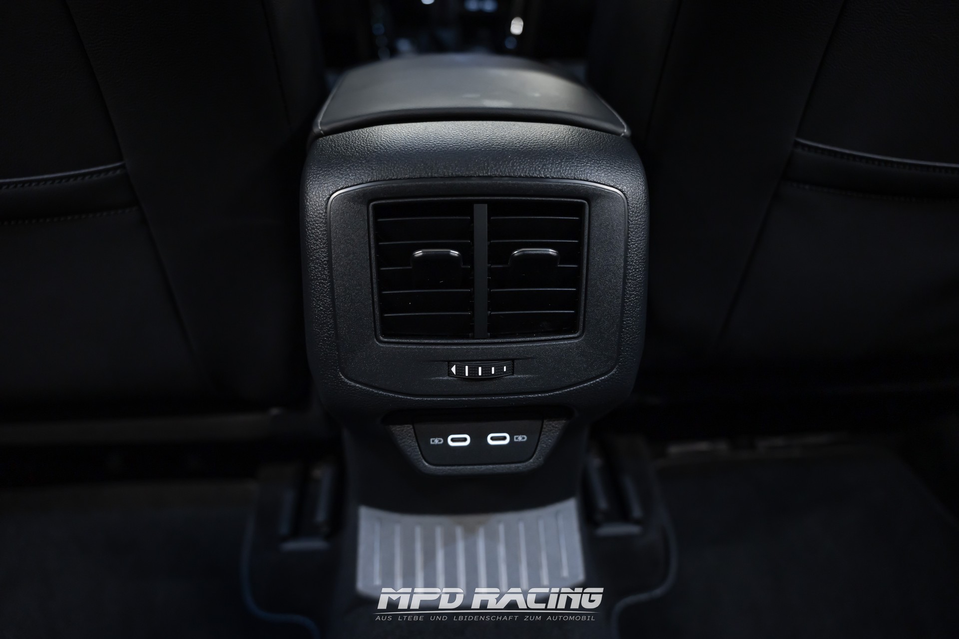 VW T-Roc 1.5 TSI EVO R-Line DSG-image-28