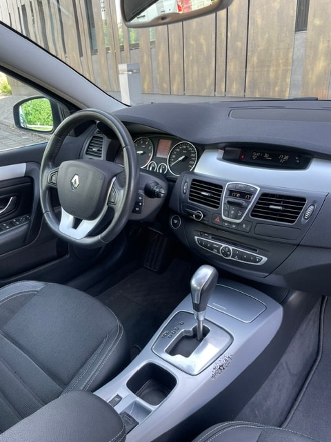 RENAULT Laguna 2.0 16V T Dynamique Automatic-image-14