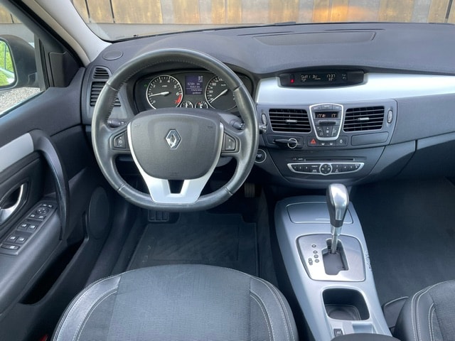 RENAULT Laguna 2.0 16V T Dynamique Automatic-image-12