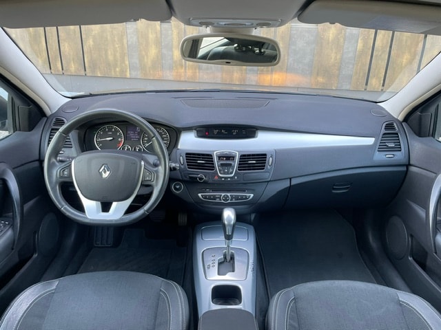 RENAULT Laguna 2.0 16V T Dynamique Automatic-image-11