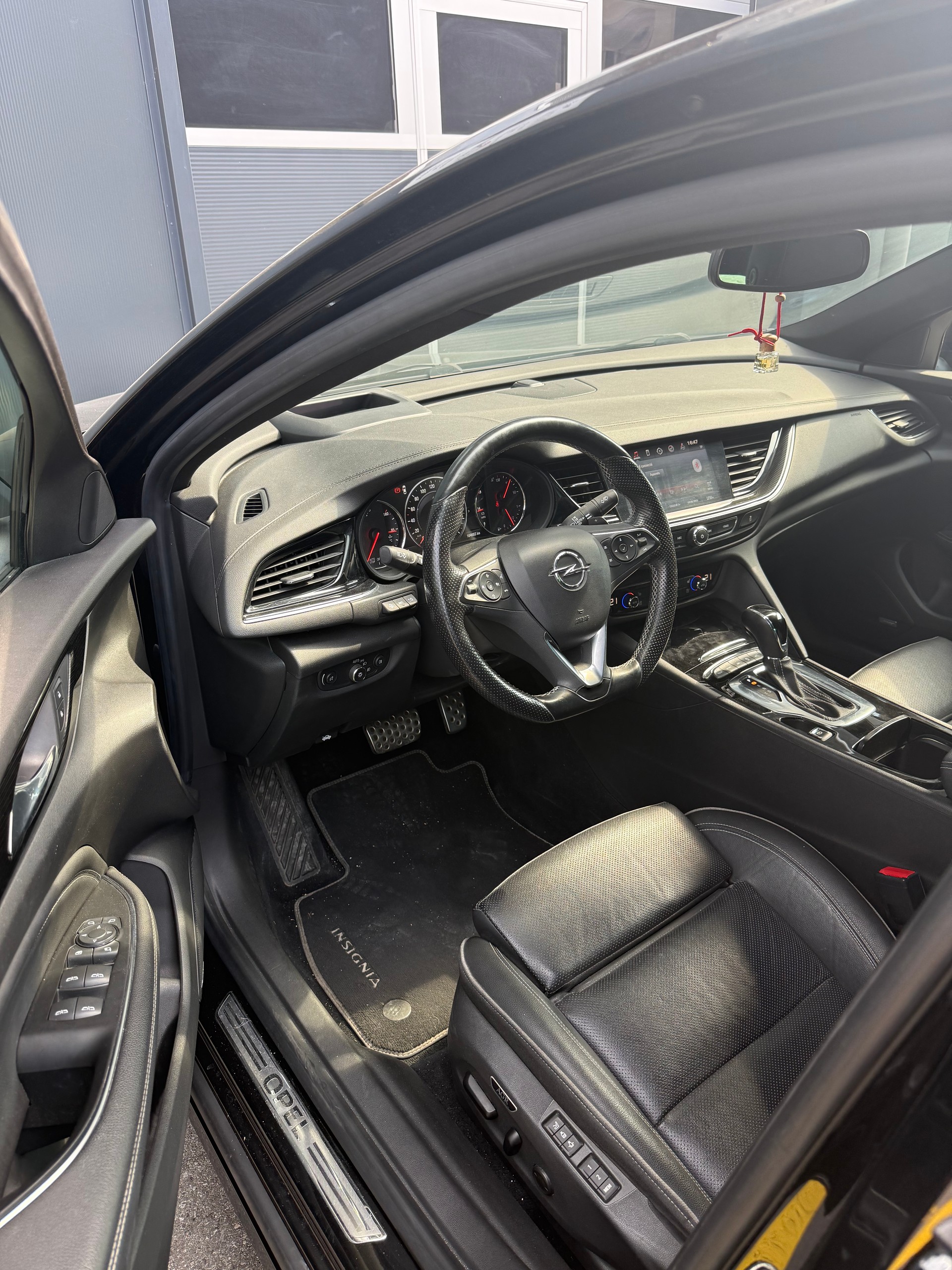 OPEL Insignia 2.0 T Grand Sport Excellence 4WD Automat.-image-11