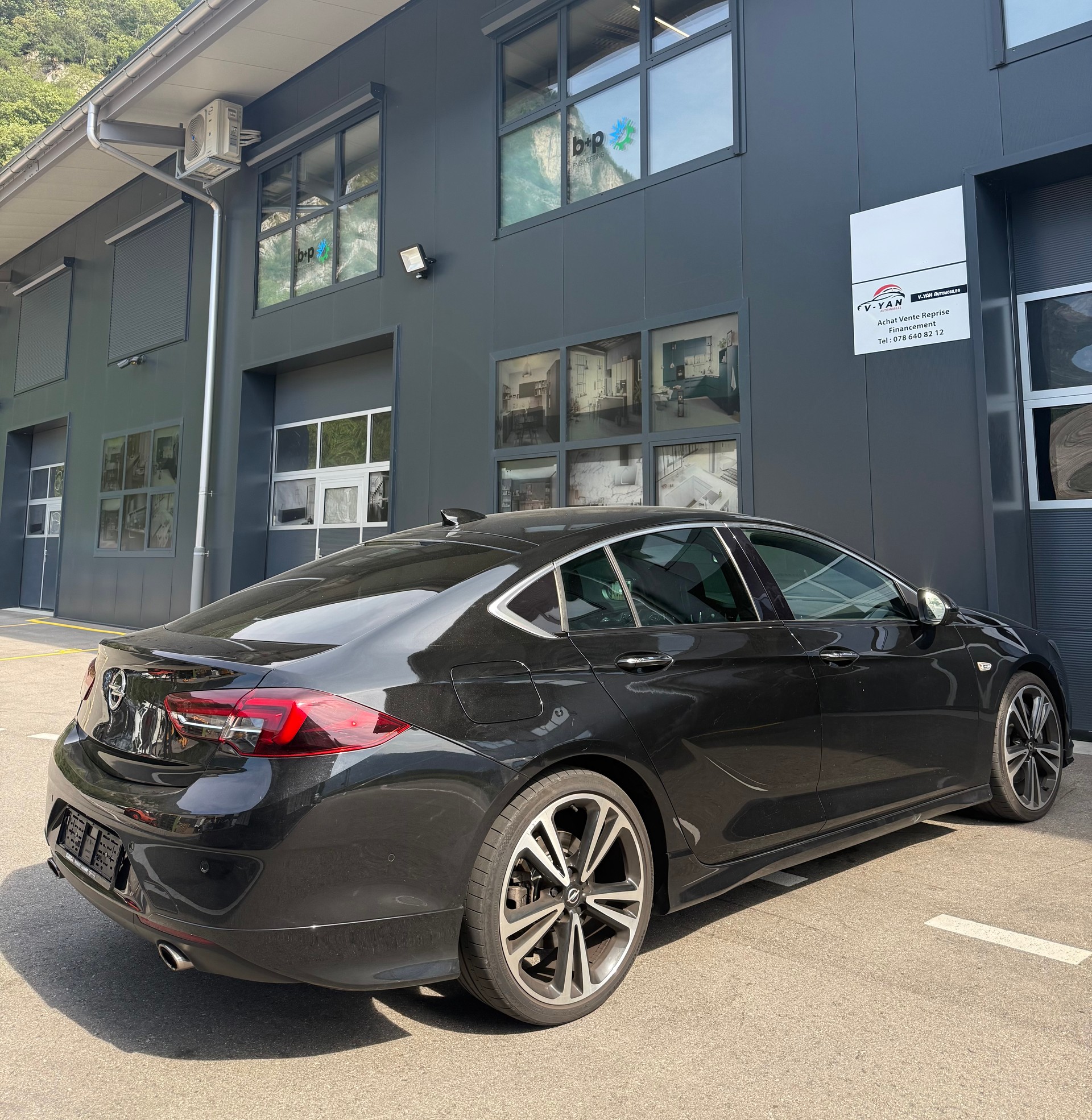 OPEL Insignia 2.0 T Grand Sport Excellence 4WD Automat.-image-6