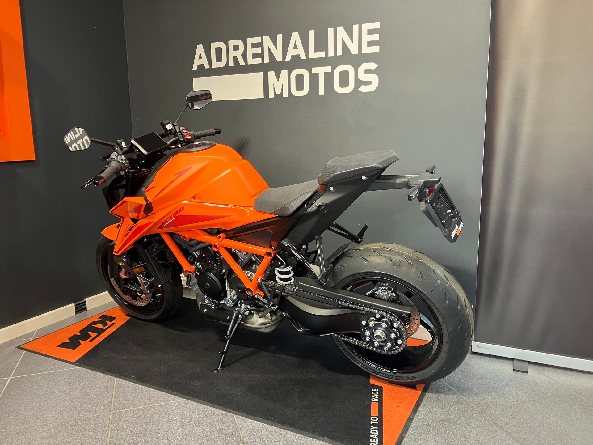 KTM 1390 Super Duke R EVO-image-4