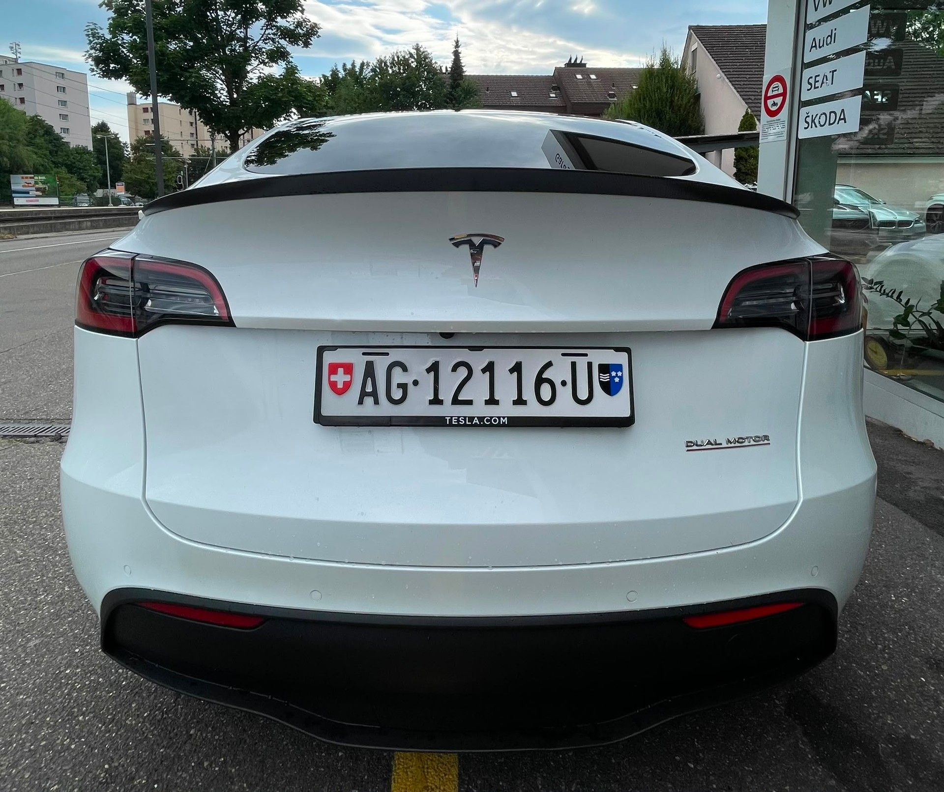TESLA Model Y Performance SOH 94% 514 km (WLTP) 534PS Made in Berlin Werksgarantie-image-5