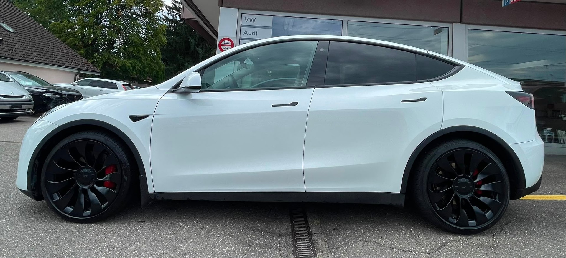 TESLA Model Y Performance SOH 94% 514 km (WLTP) 534PS Made in Berlin Werksgarantie