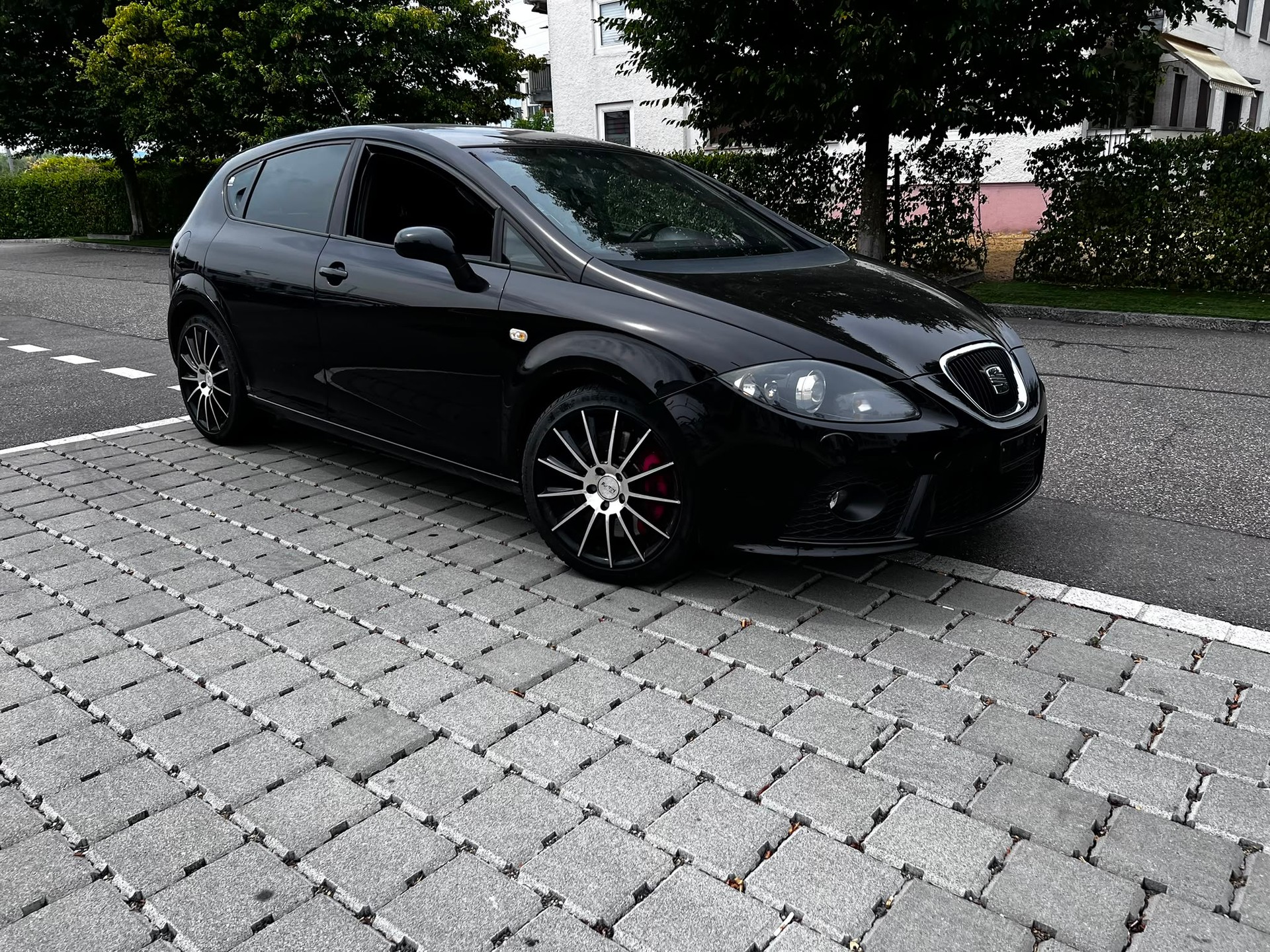SEAT Leon 2.0 TSI Cupra-image-2