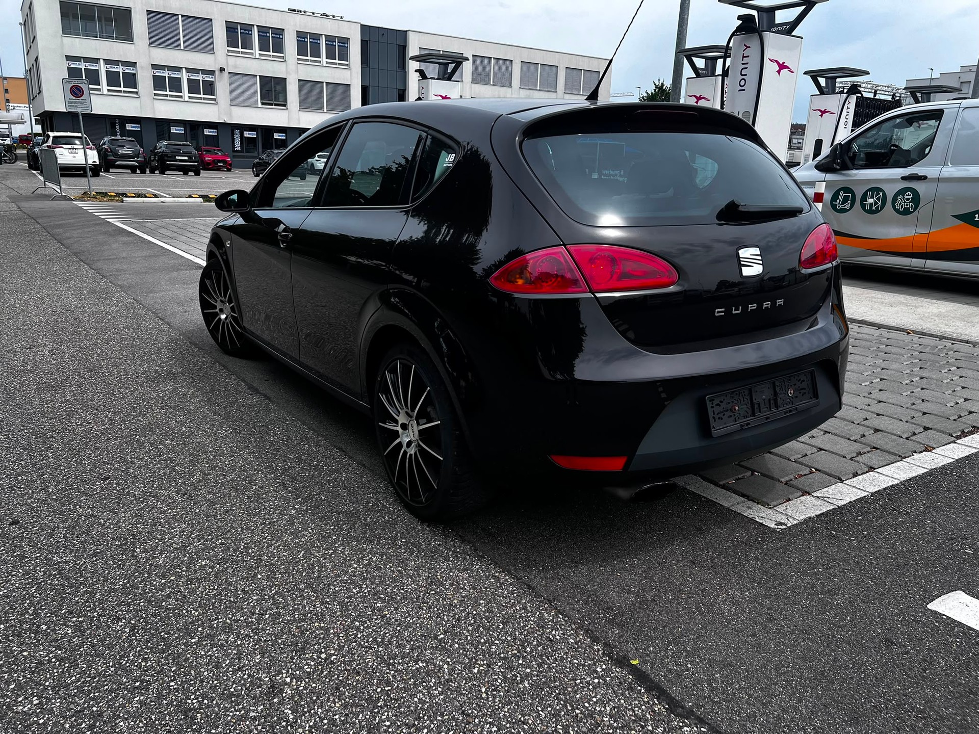 SEAT Leon 2.0 TSI Cupra-image-3