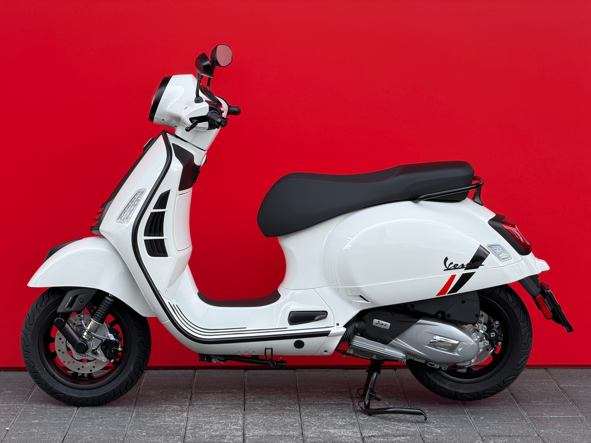 PIAGGIO Vespa GTS 125 Super Sport RST Euro 5+-image-12