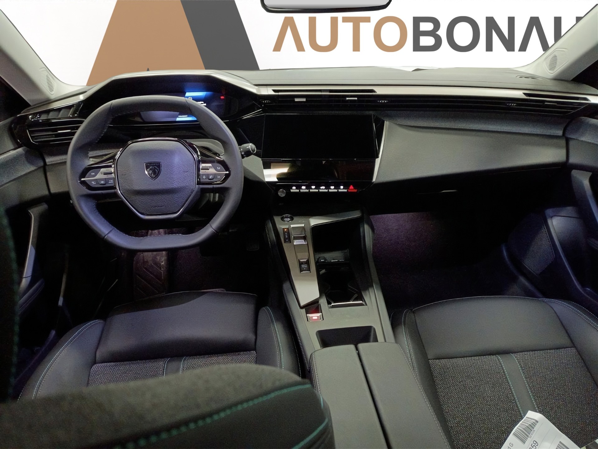 PEUGEOT 308 SW 1.2 PureTech Allure-image-21