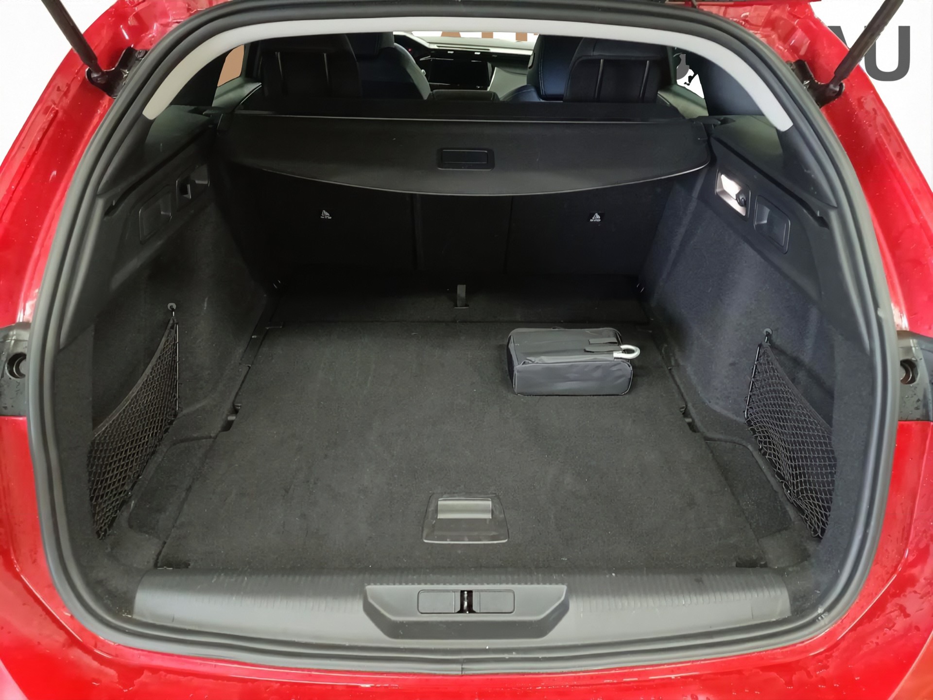 PEUGEOT 308 SW 1.2 PureTech Allure-image-13
