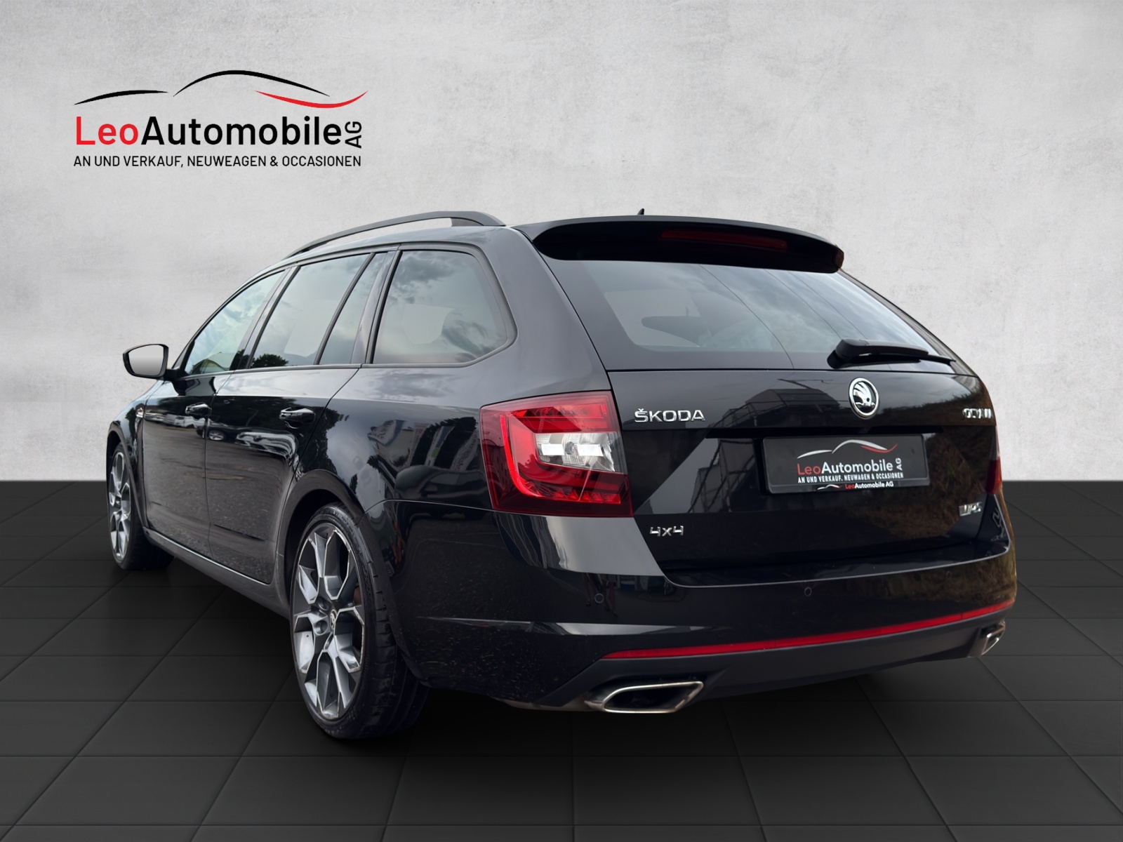 SKODA Octavia Combi 2.0 TDI RS 4x4 DSG-image-2