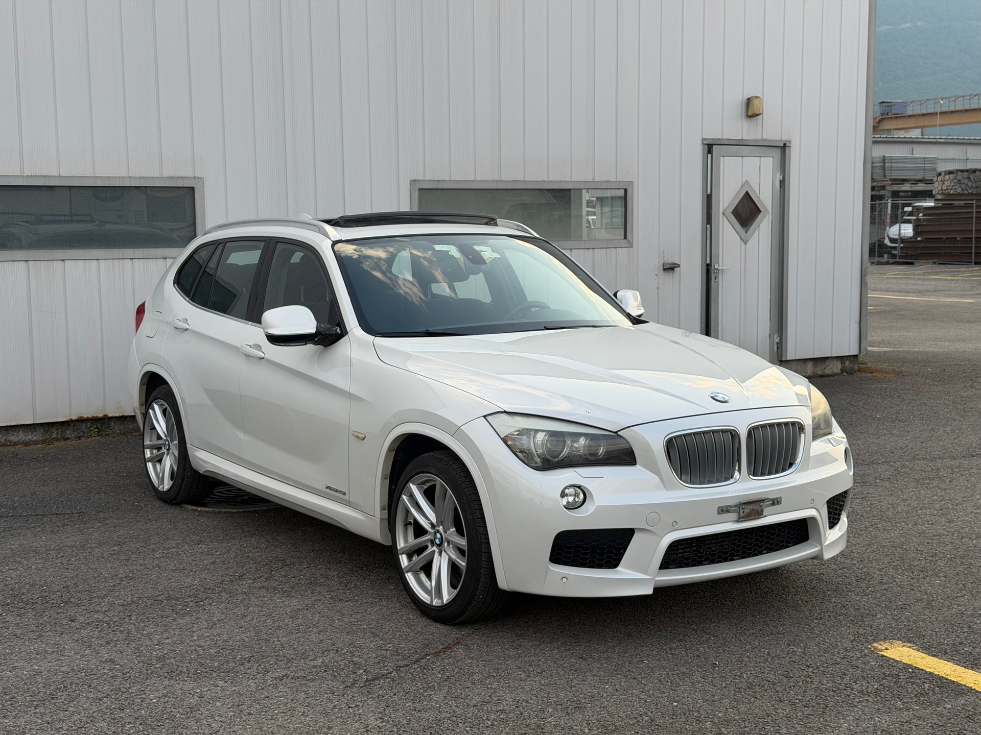 BMW X1 xDrive 28i Steptronic M paket-image-2