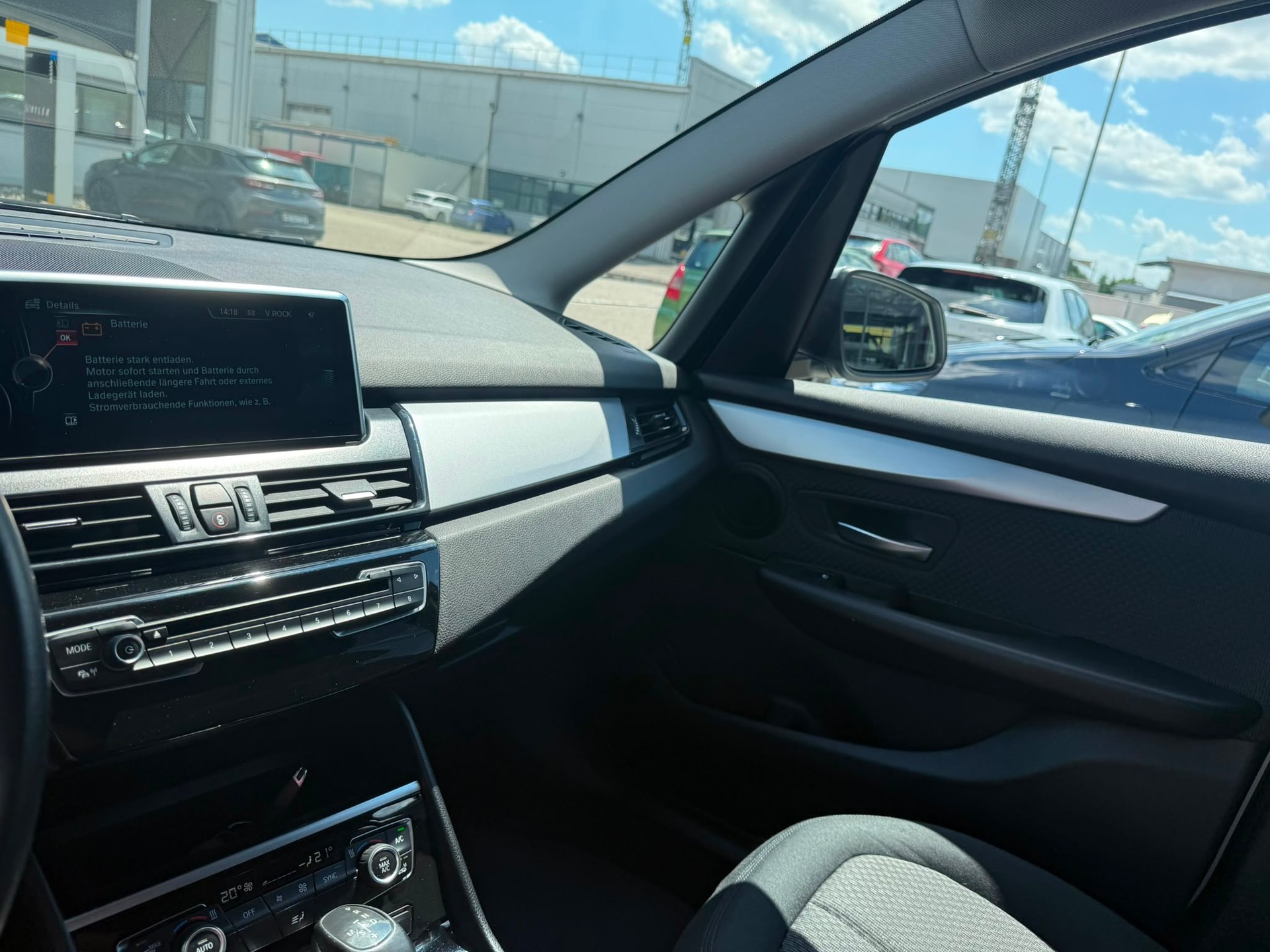 BMW 218d xDrive Gran Tourer Steptronic-image-14