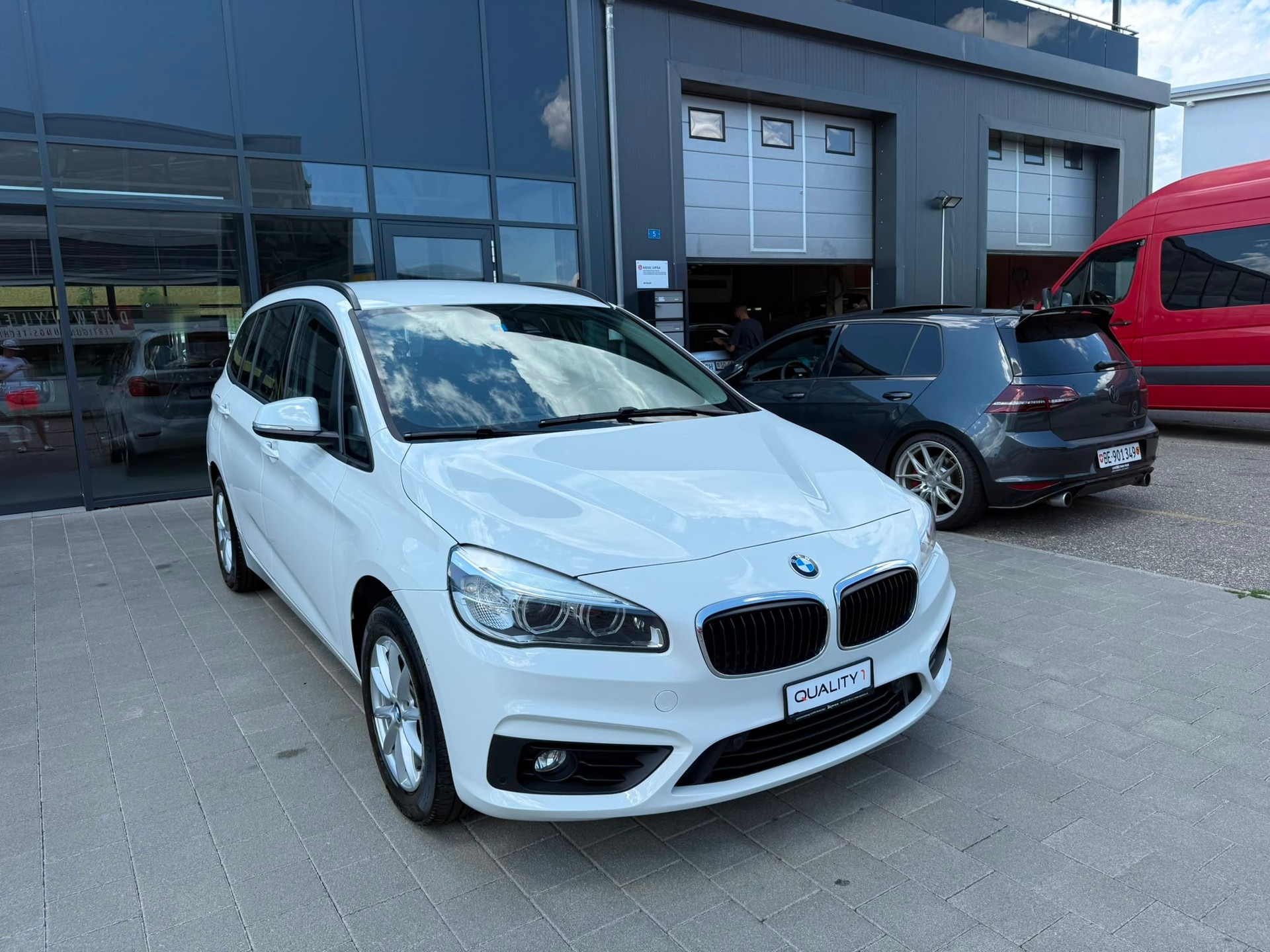 BMW 218d xDrive Gran Tourer Steptronic-image-4
