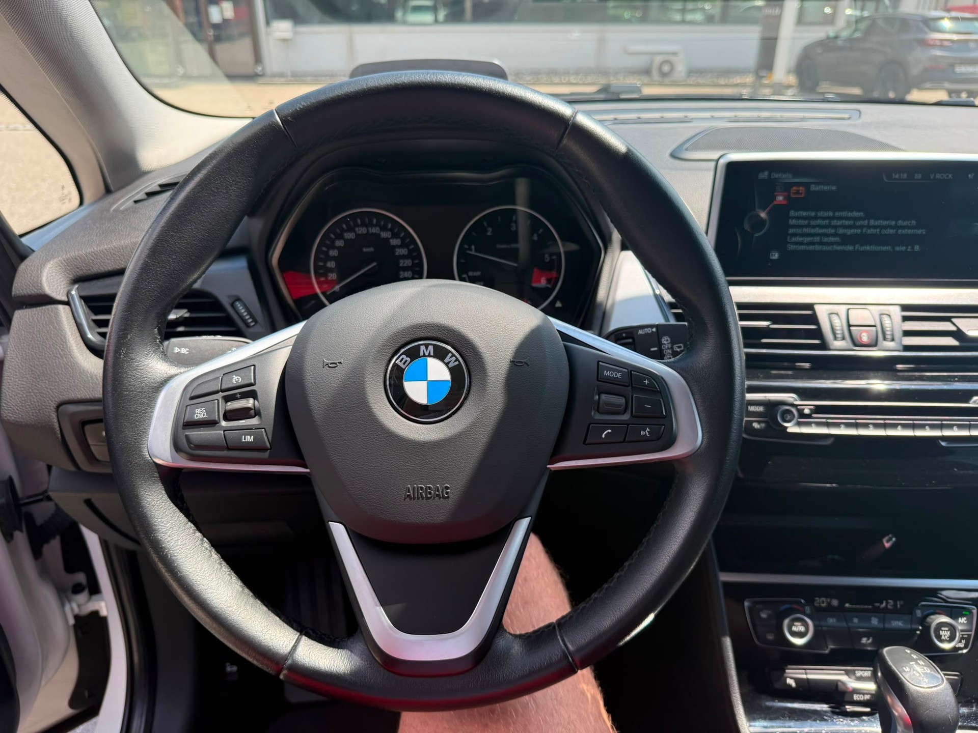 BMW 218d xDrive Gran Tourer Steptronic-image-11