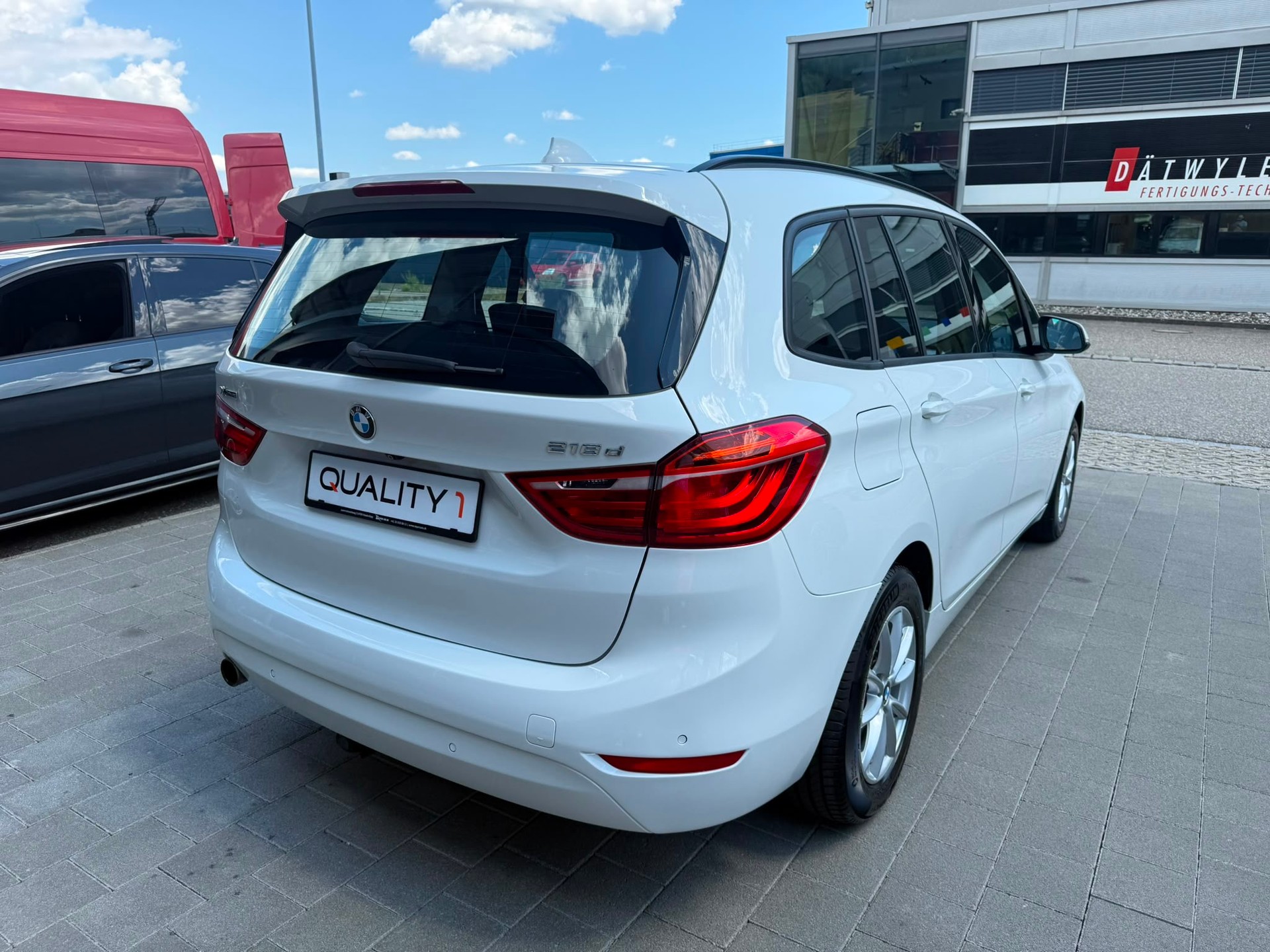 BMW 218d xDrive Gran Tourer Steptronic-image-5