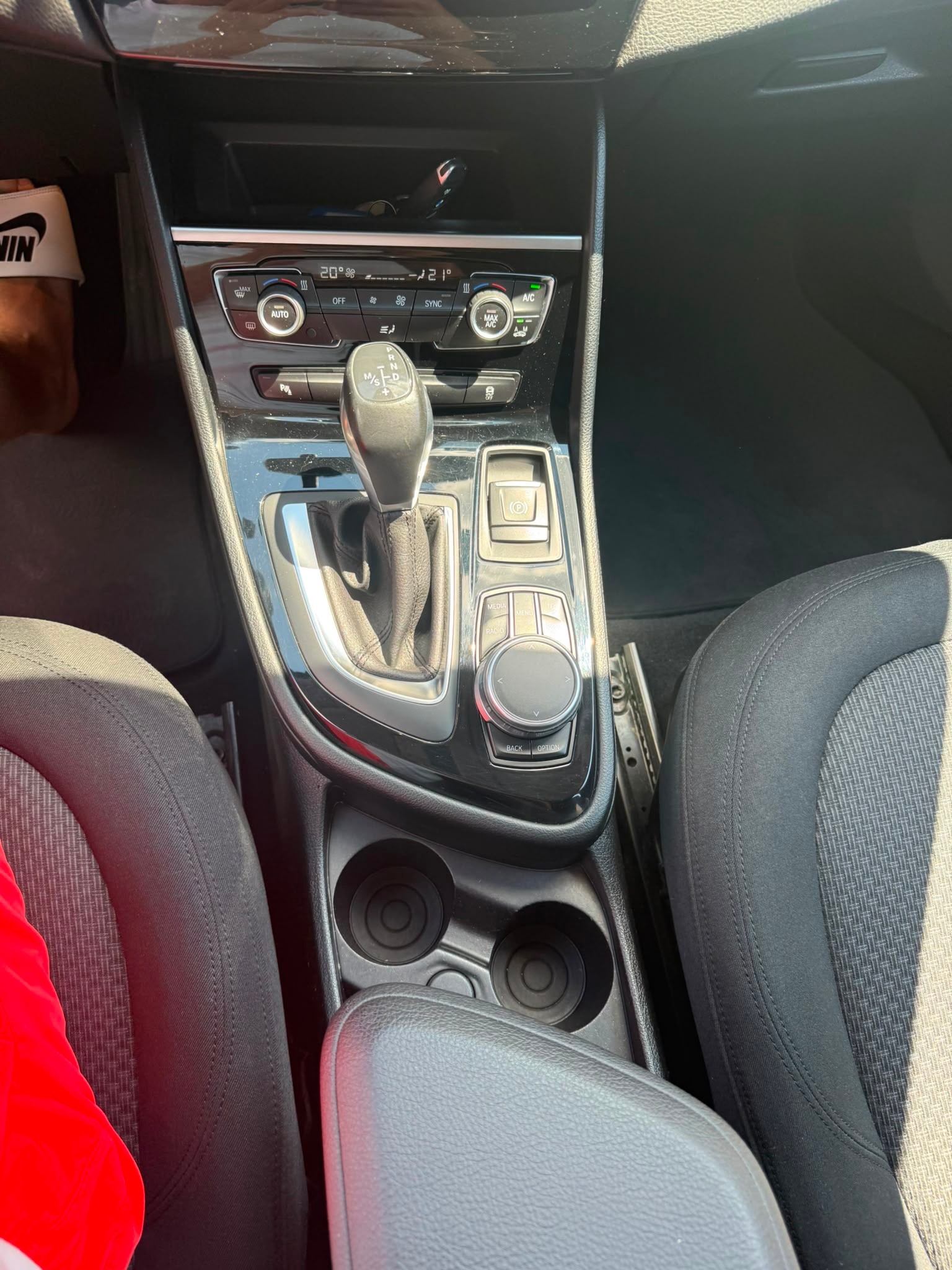 BMW 218d xDrive Gran Tourer Steptronic-image-17