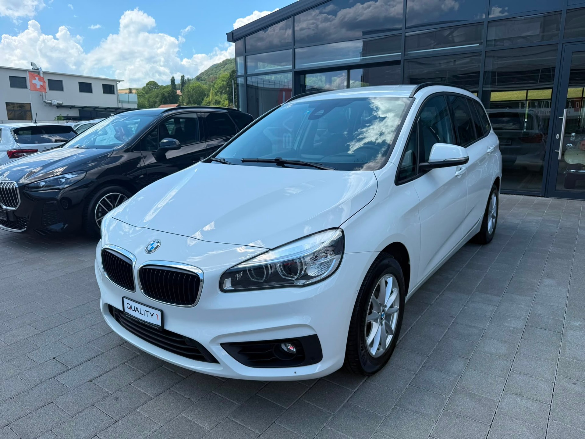 BMW 218d xDrive Gran Tourer Steptronic-image-0