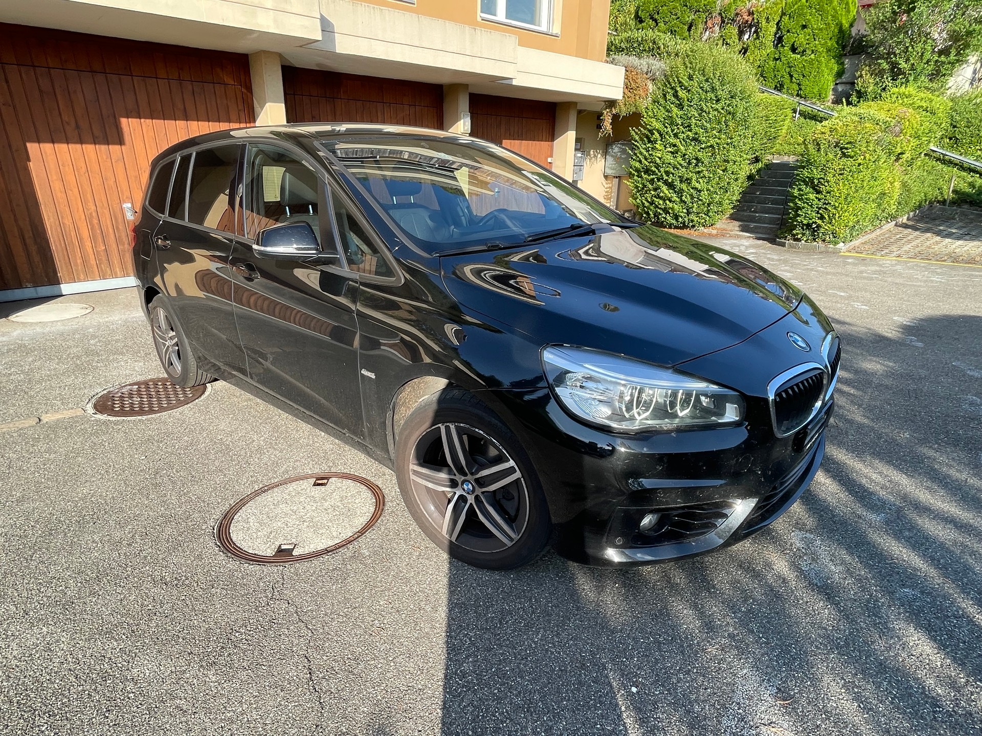 BMW 220d xDrive Gran Tourer Sport Line Steptronic-image-2