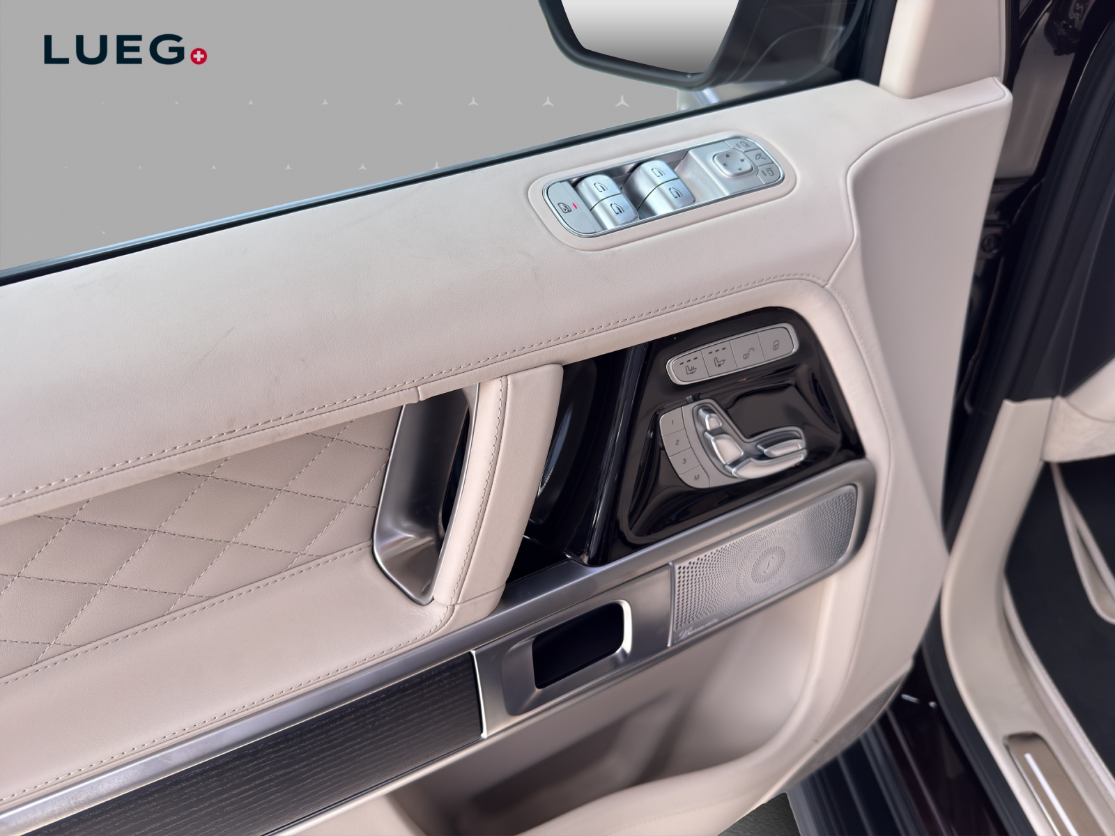 MERCEDES-BENZ G 63 AMG 9G-Tronic-image-12