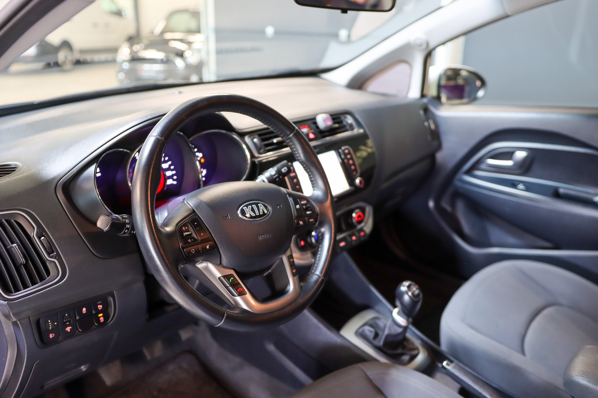 KIA Rio 1.4 CVVT Style-image-9