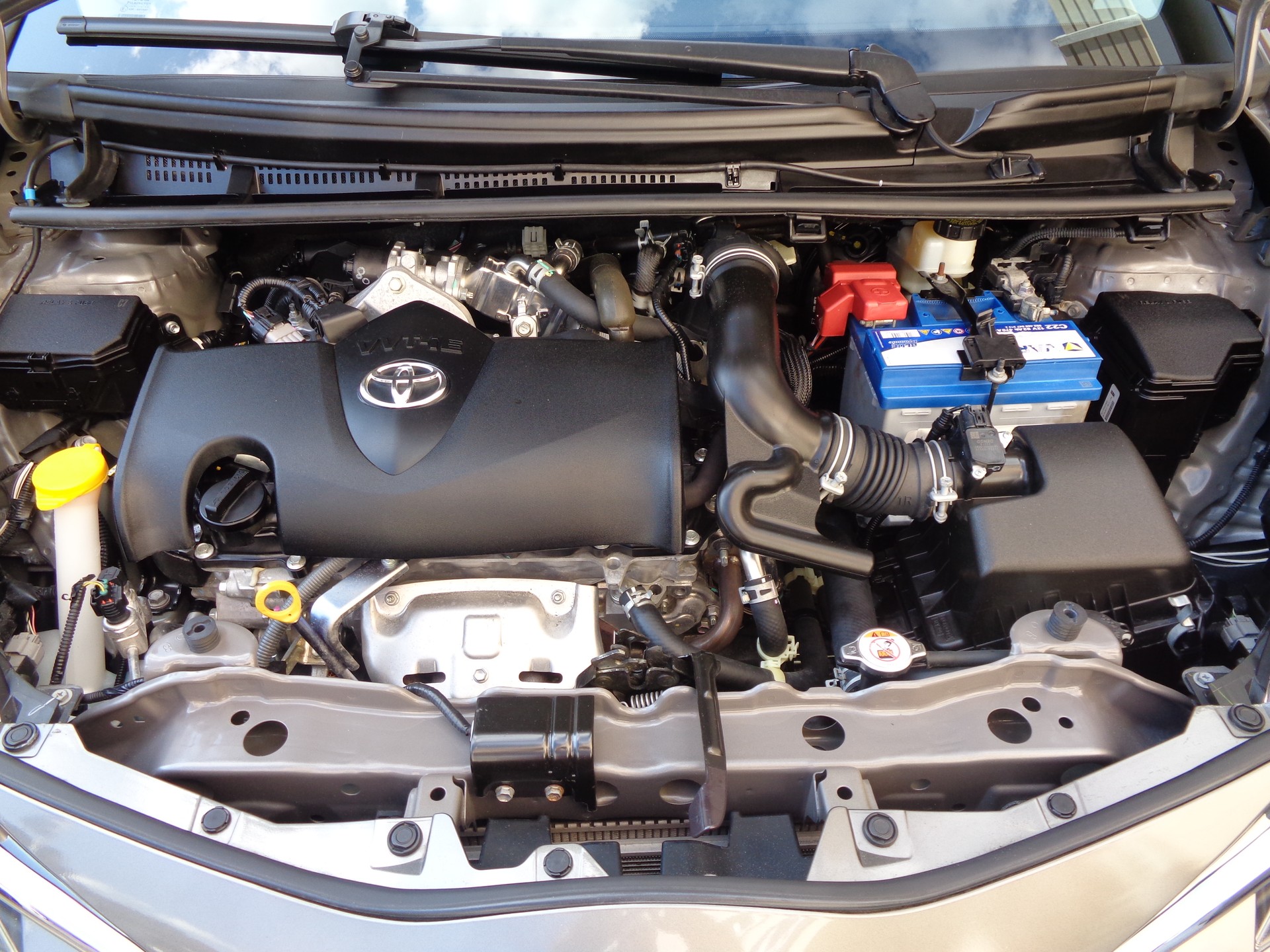 TOYOTA Yaris 1.5 Style CVT-image-14