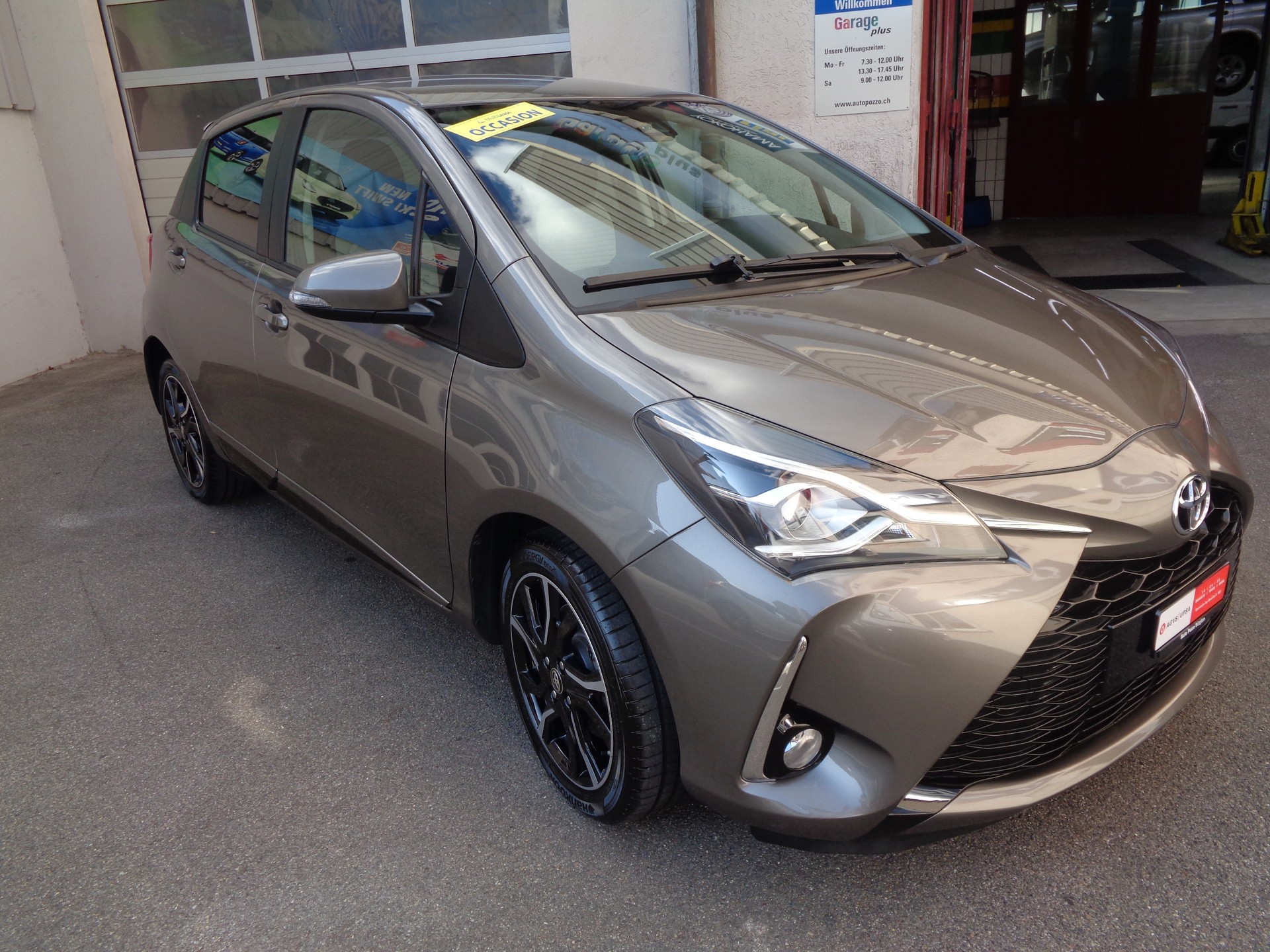 TOYOTA Yaris 1.5 Style CVT-image-0
