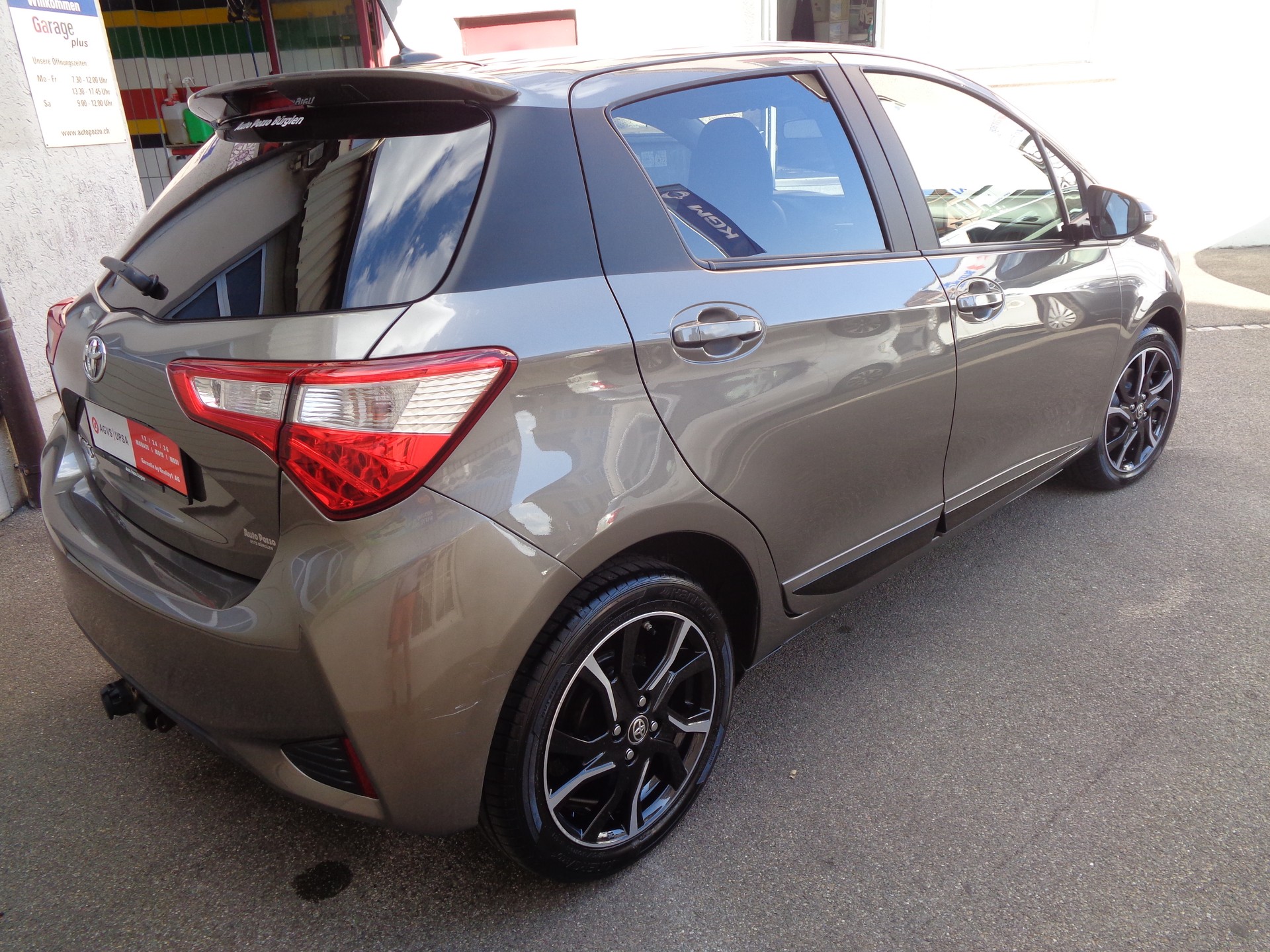 TOYOTA Yaris 1.5 Style CVT-image-3