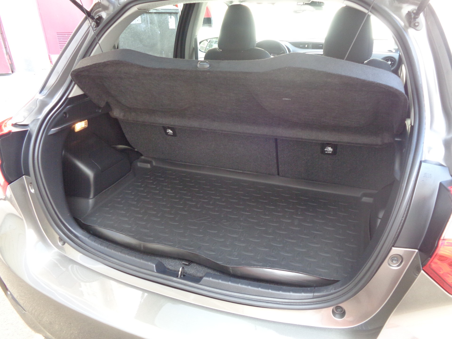 TOYOTA Yaris 1.5 Style CVT-image-8
