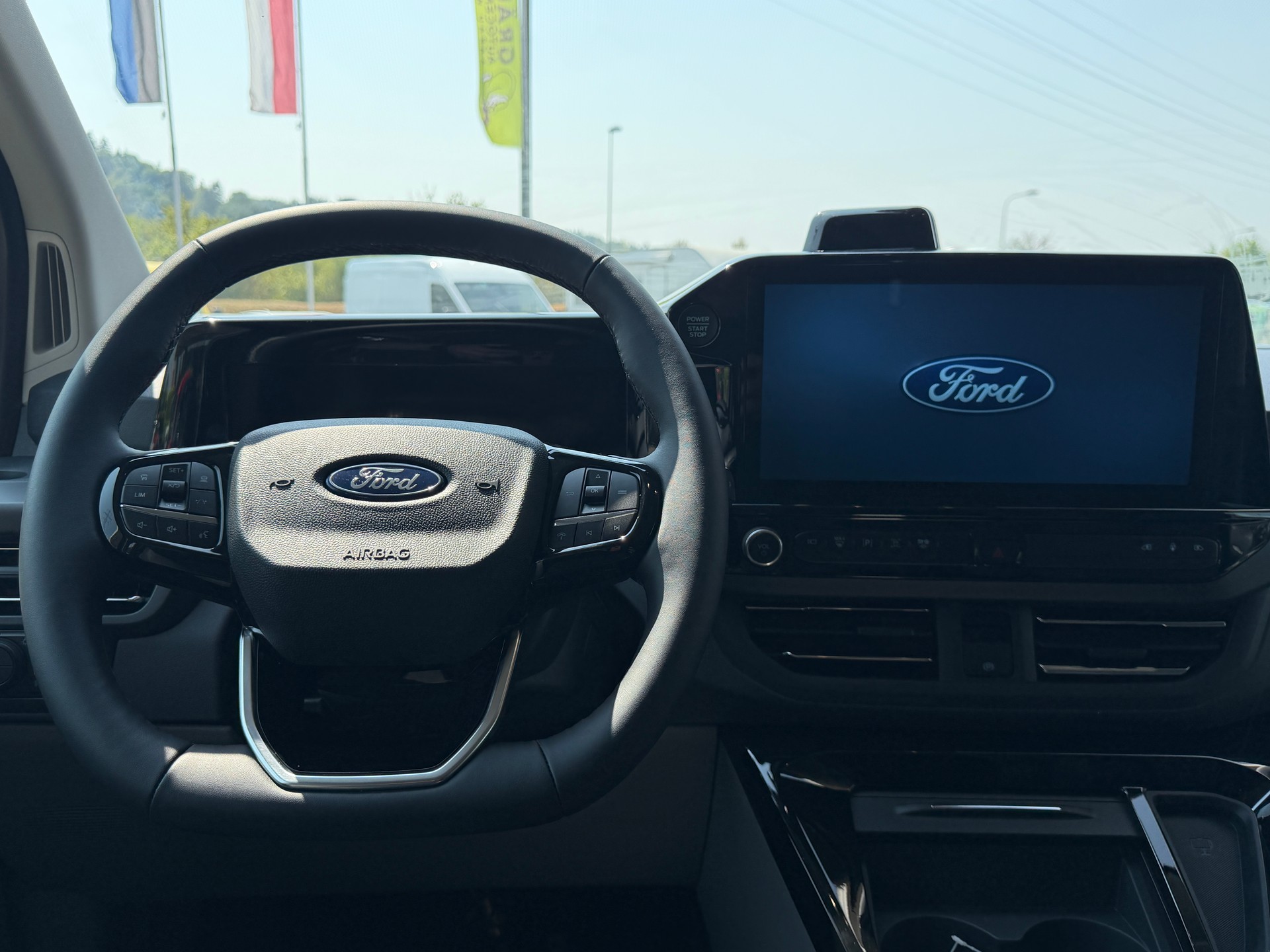 FORD Tourneo Bus 340 L1H1 PHEV Titanium X-image-7