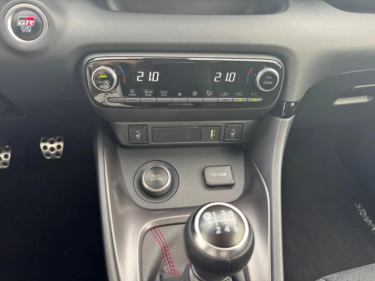 TOYOTA Yaris 1.6 GR Sport-image-12