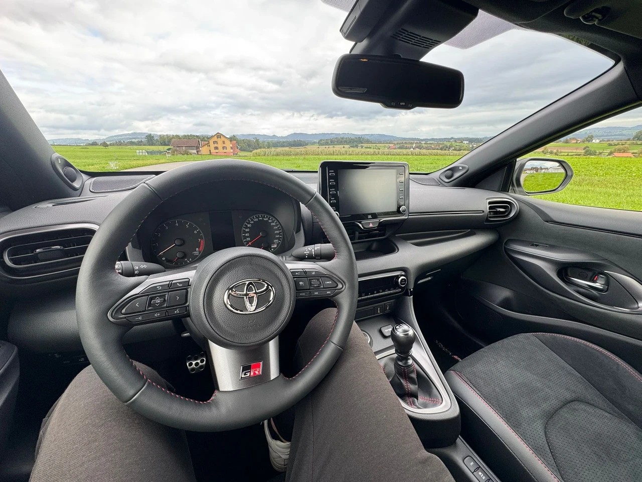 TOYOTA Yaris 1.6 GR Sport-image-8