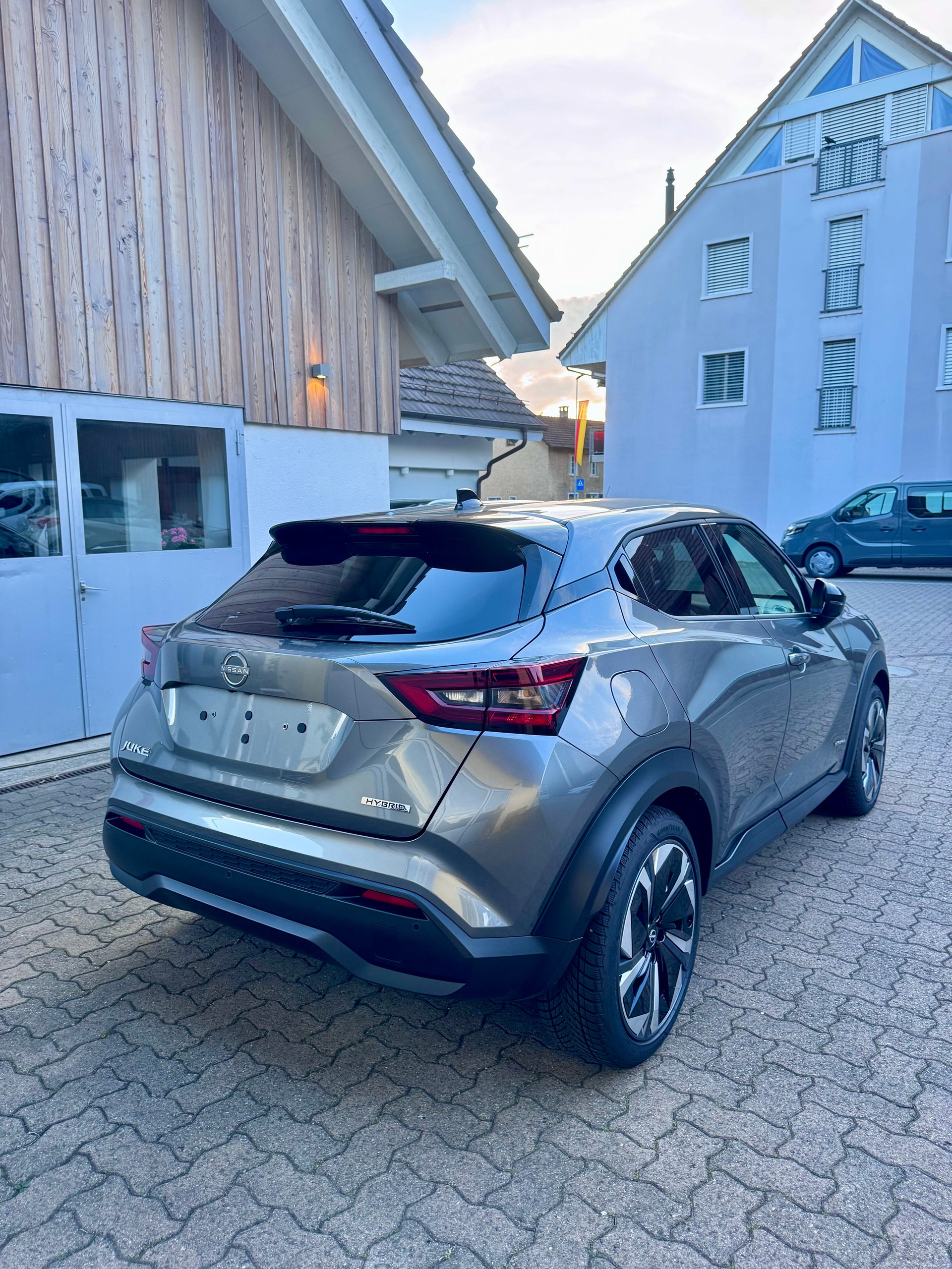 NISSAN Juke 1.6 FHEV Tekna-image-5