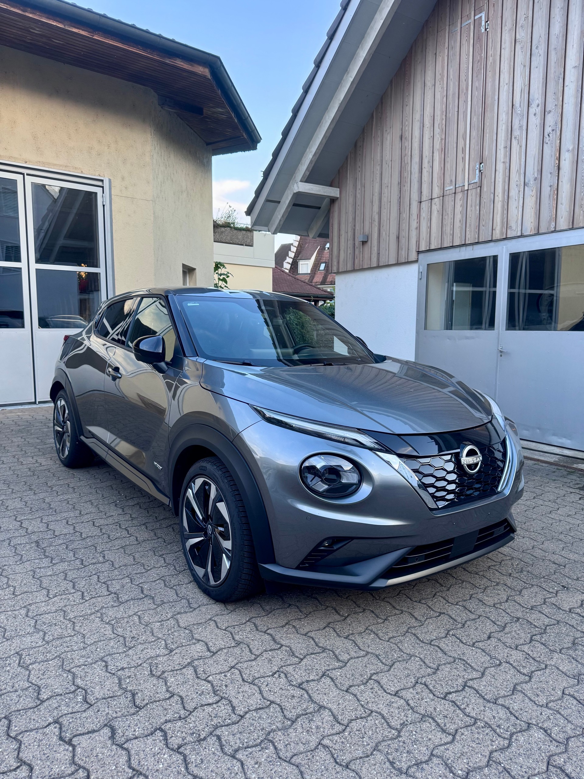 NISSAN Juke 1.6 FHEV Tekna-image-3