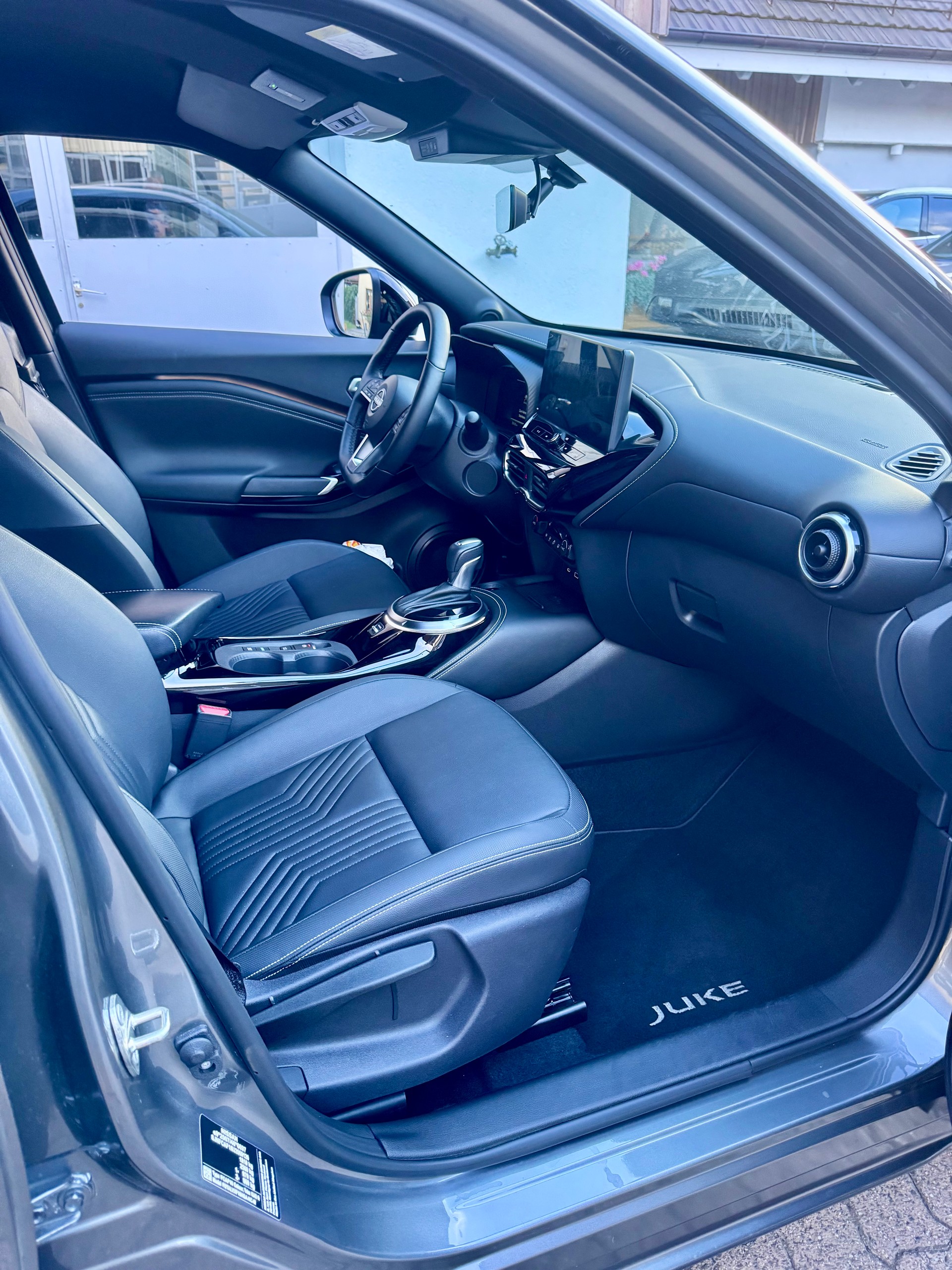 NISSAN Juke 1.6 FHEV Tekna-image-9
